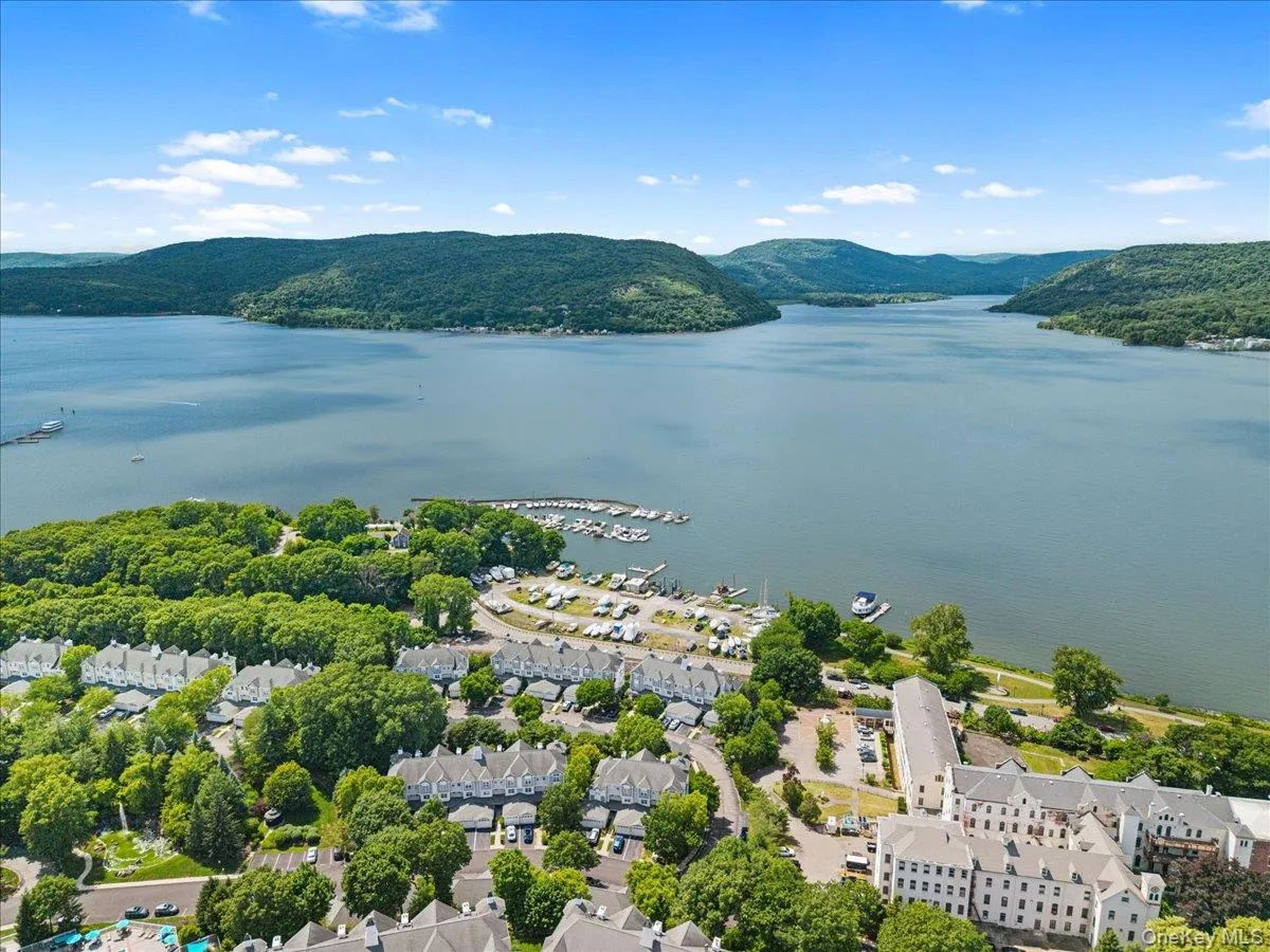 225 Waterside Close, Peekskill, NY, 2 Bedrooms Bedrooms, 5 Rooms Rooms,2 BathroomsBathrooms,Residential,For Rent,Waterside Close,0,KEY1016431 225 Waterside Close, Peekskill, NY, 2 Bedrooms Bedrooms, 5 Rooms Rooms,2 BathroomsBathrooms,Residential,For Rent,Waterside Close,0,KEY1016431