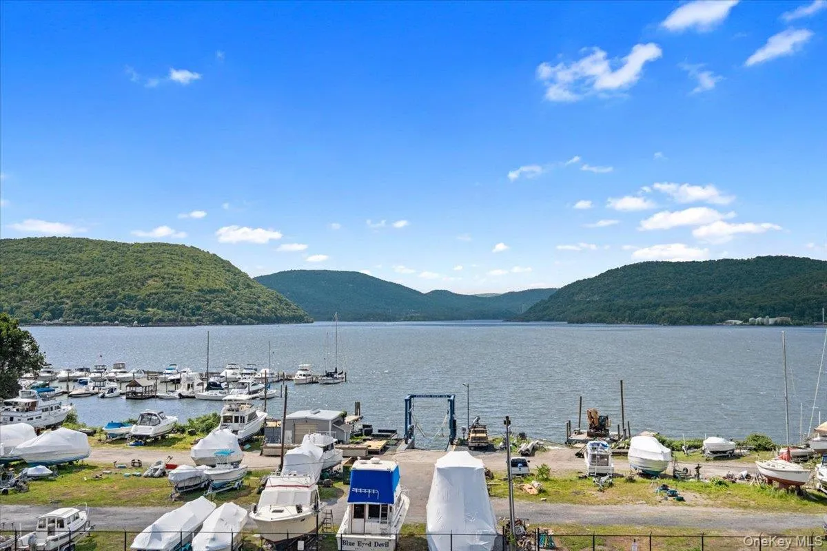 225 Waterside Close, Peekskill, NY, 2 Bedrooms Bedrooms, 5 Rooms Rooms,2 BathroomsBathrooms,Residential,For Rent,Waterside Close,0,KEY1016431 225 Waterside Close, Peekskill, NY, 2 Bedrooms Bedrooms, 5 Rooms Rooms,2 BathroomsBathrooms,Residential,For Rent,Waterside Close,0,KEY1016431