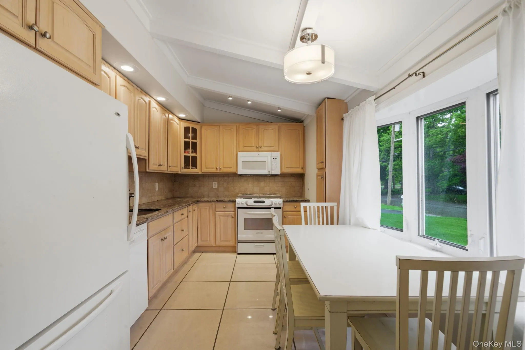 16 Lodge Lane, Brookhaven, NY, 3 Bedrooms Bedrooms, 7 Rooms Rooms,1 BathroomBathrooms,Residential,For Rent,Lodge,0,1016432 16 Lodge Lane, Brookhaven, NY, 3 Bedrooms Bedrooms, 7 Rooms Rooms,1 BathroomBathrooms,Residential,For Rent,Lodge,0,1016432