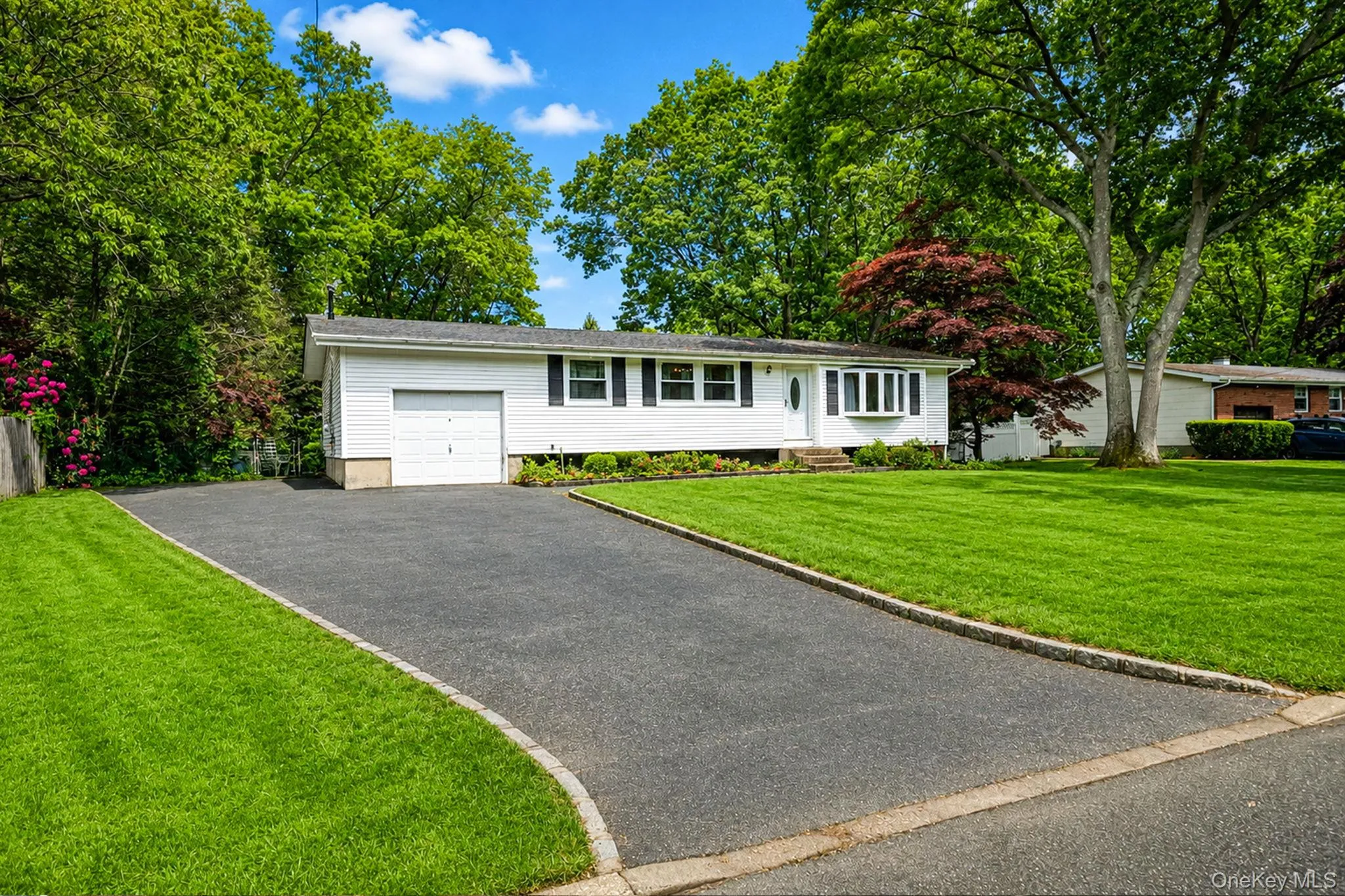 16 Lodge Lane, Brookhaven, NY, 3 Bedrooms Bedrooms, 7 Rooms Rooms,1 BathroomBathrooms,Residential,For Rent,Lodge,0,1016432 16 Lodge Lane, Brookhaven, NY, 3 Bedrooms Bedrooms, 7 Rooms Rooms,1 BathroomBathrooms,Residential,For Rent,Lodge,0,1016432
