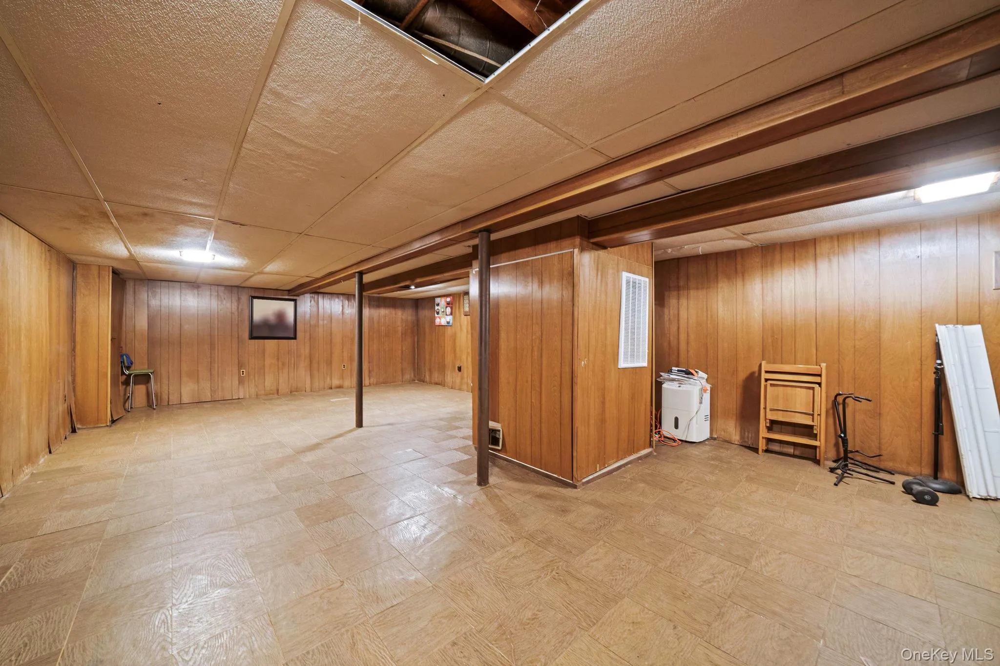 16 Lodge Lane, Brookhaven, NY, 3 Bedrooms Bedrooms, 7 Rooms Rooms,1 BathroomBathrooms,Residential,For Rent,Lodge,0,1016432 16 Lodge Lane, Brookhaven, NY, 3 Bedrooms Bedrooms, 7 Rooms Rooms,1 BathroomBathrooms,Residential,For Rent,Lodge,0,1016432