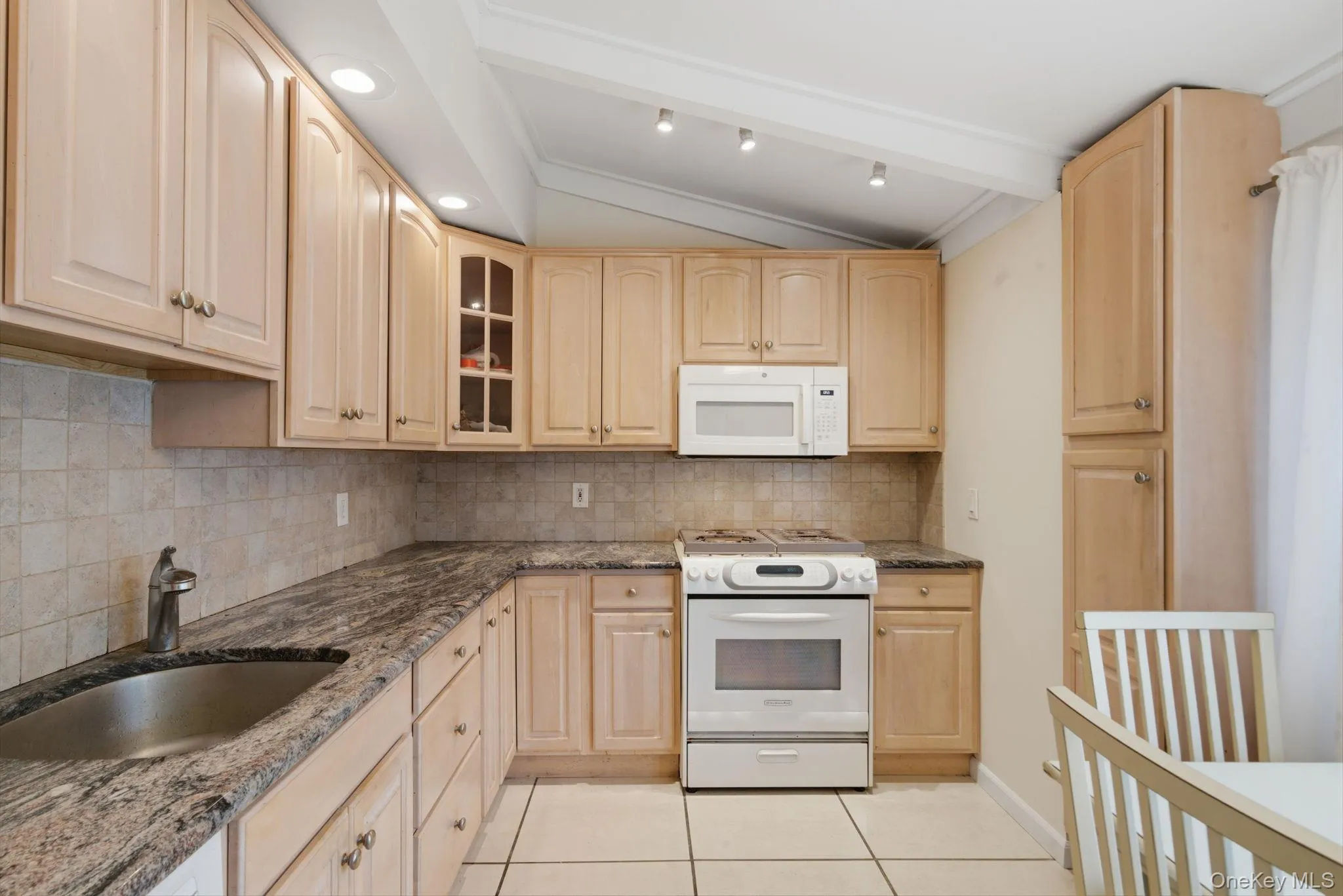 16 Lodge Lane, Brookhaven, NY, 3 Bedrooms Bedrooms, 7 Rooms Rooms,1 BathroomBathrooms,Residential,For Rent,Lodge,0,1016432 16 Lodge Lane, Brookhaven, NY, 3 Bedrooms Bedrooms, 7 Rooms Rooms,1 BathroomBathrooms,Residential,For Rent,Lodge,0,1016432
