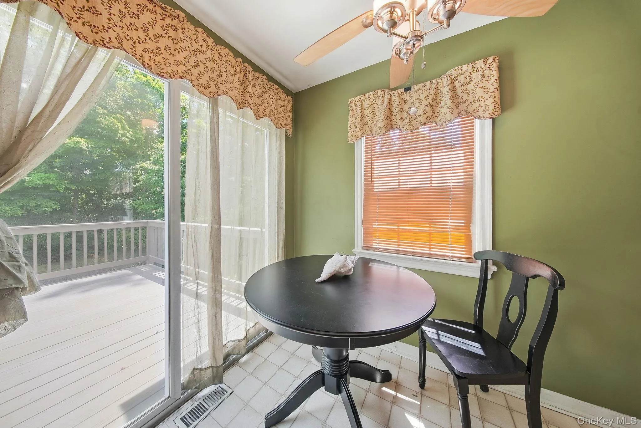 24 Mountain Avenue, Middletown, NY, 4 Bedrooms Bedrooms, 6 Rooms Rooms,2 BathroomsBathrooms,Residential,For Rent,Mountain,0,KEY1016433 24 Mountain Avenue, Middletown, NY, 4 Bedrooms Bedrooms, 6 Rooms Rooms,2 BathroomsBathrooms,Residential,For Rent,Mountain,0,KEY1016433