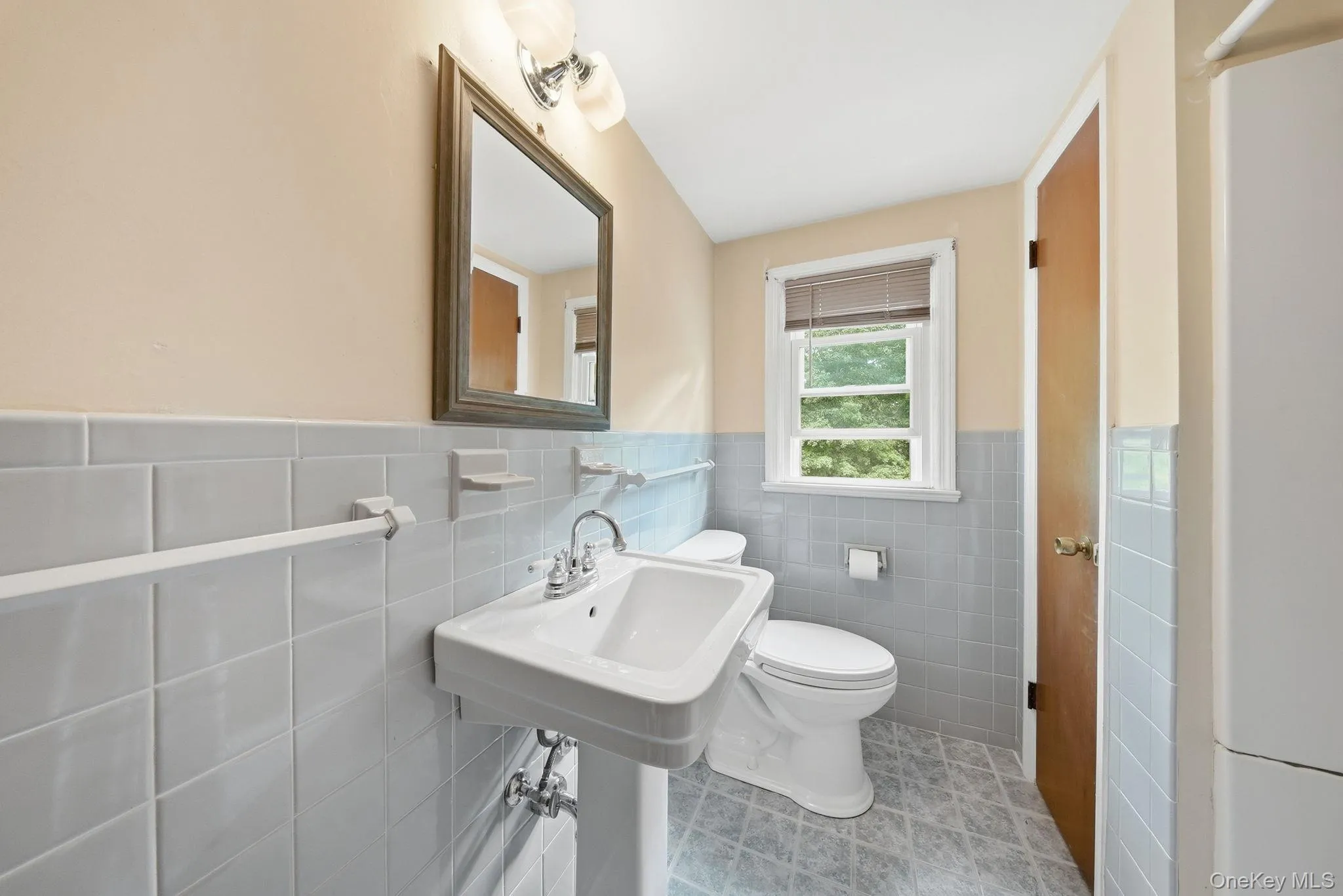 24 Mountain Avenue, Middletown, NY, 4 Bedrooms Bedrooms, 6 Rooms Rooms,2 BathroomsBathrooms,Residential,For Rent,Mountain,0,KEY1016433 24 Mountain Avenue, Middletown, NY, 4 Bedrooms Bedrooms, 6 Rooms Rooms,2 BathroomsBathrooms,Residential,For Rent,Mountain,0,KEY1016433