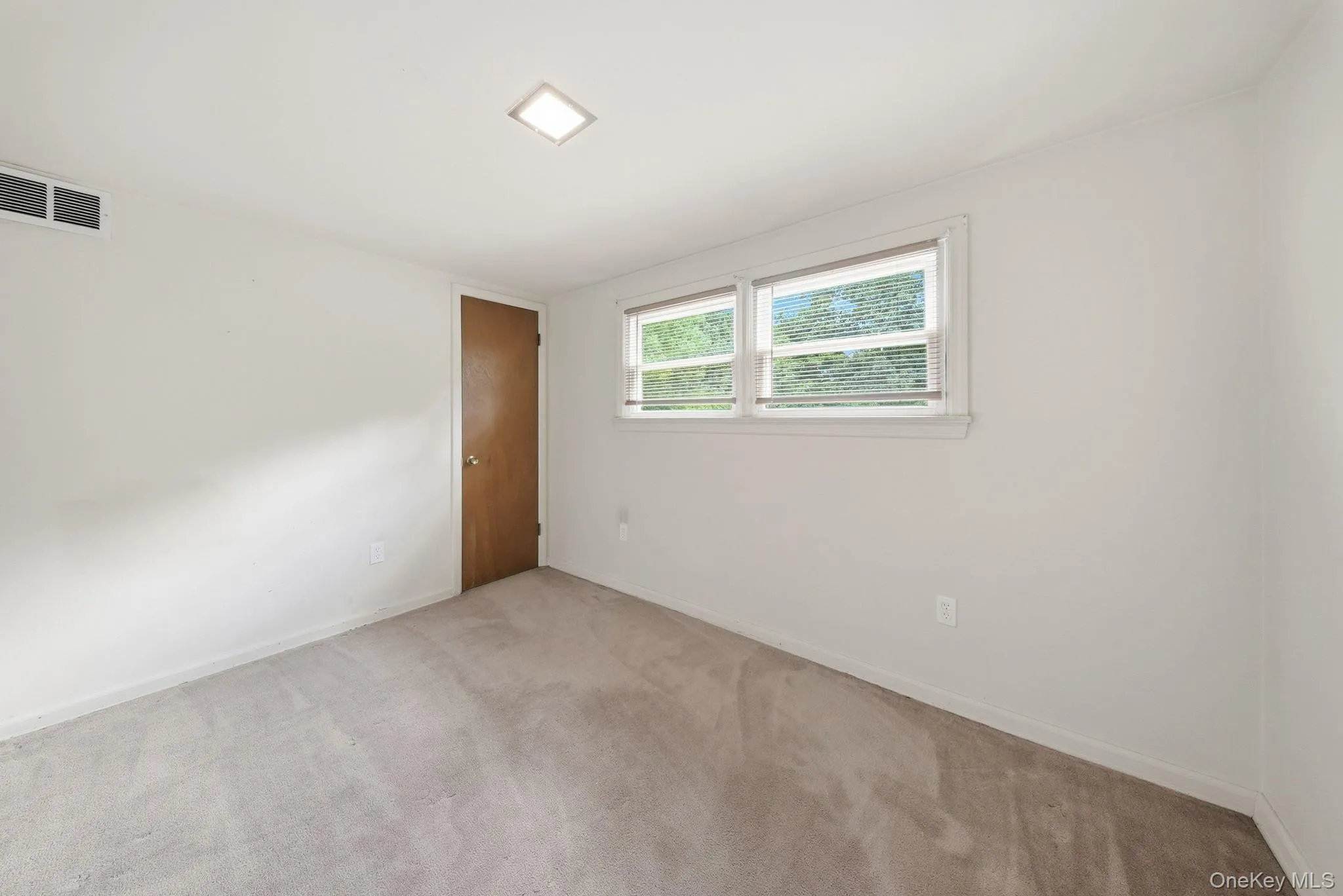 24 Mountain Avenue, Middletown, NY, 4 Bedrooms Bedrooms, 6 Rooms Rooms,2 BathroomsBathrooms,Residential,For Rent,Mountain,0,KEY1016433 24 Mountain Avenue, Middletown, NY, 4 Bedrooms Bedrooms, 6 Rooms Rooms,2 BathroomsBathrooms,Residential,For Rent,Mountain,0,KEY1016433