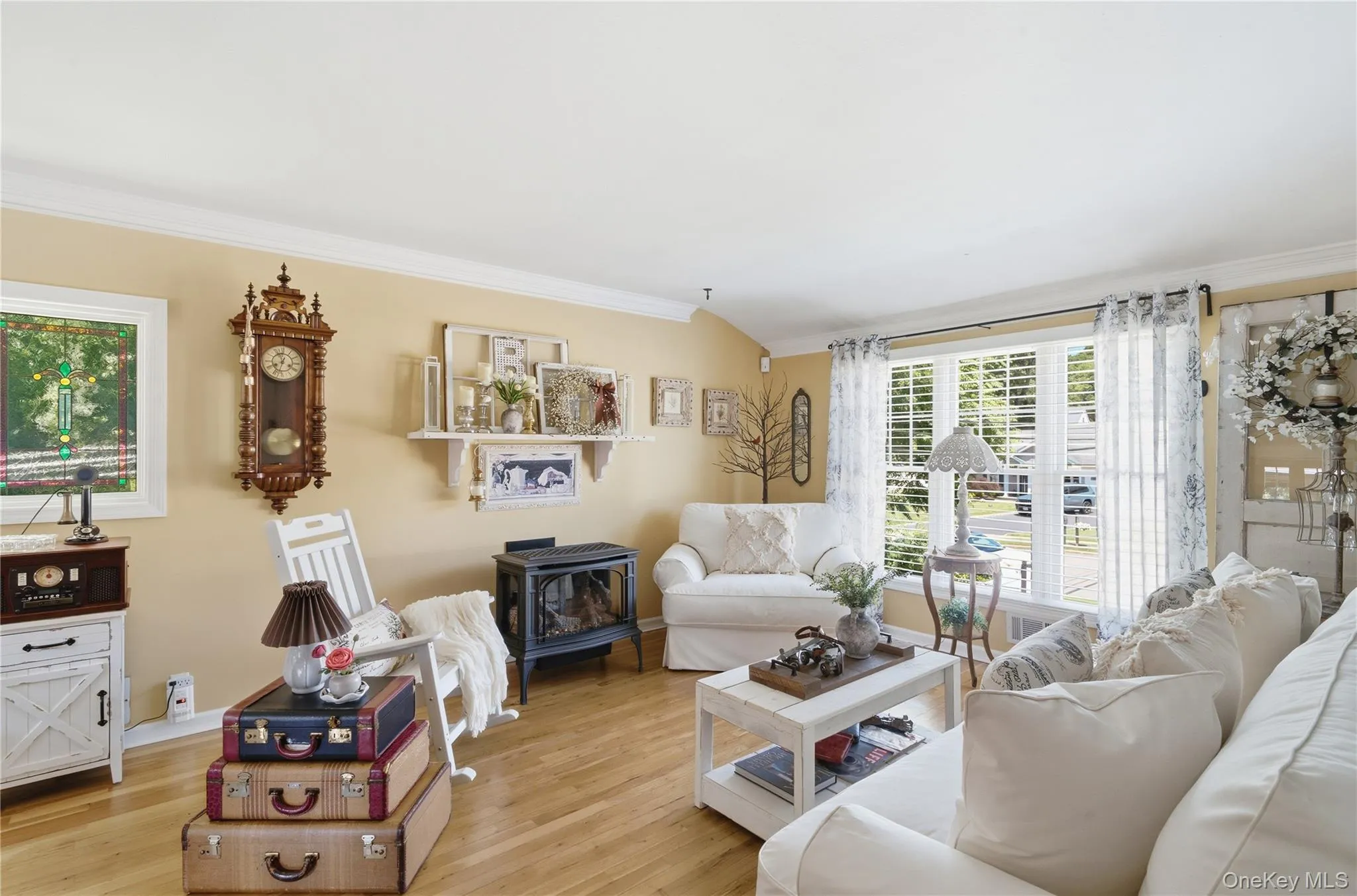 50 Amsterdam Road, Smithtown, NY, 4 Bedrooms Bedrooms, 7 Rooms Rooms,2 BathroomsBathrooms,Residential,For Rent,Amsterdam,0,1016434 50 Amsterdam Road, Smithtown, NY, 4 Bedrooms Bedrooms, 7 Rooms Rooms,2 BathroomsBathrooms,Residential,For Rent,Amsterdam,0,1016434
