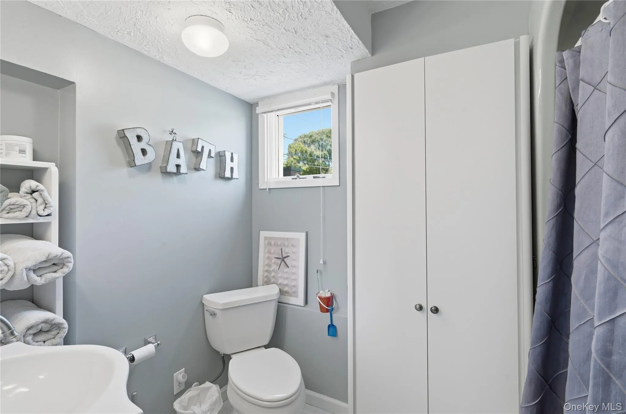 50 Amsterdam Road, Smithtown, NY, 4 Bedrooms Bedrooms, 7 Rooms Rooms,2 BathroomsBathrooms,Residential,For Rent,Amsterdam,0,1016434 50 Amsterdam Road, Smithtown, NY, 4 Bedrooms Bedrooms, 7 Rooms Rooms,2 BathroomsBathrooms,Residential,For Rent,Amsterdam,0,1016434