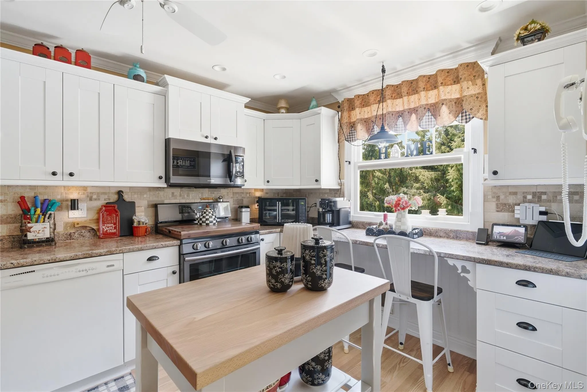 50 Amsterdam Road, Smithtown, NY, 4 Bedrooms Bedrooms, 7 Rooms Rooms,2 BathroomsBathrooms,Residential,For Rent,Amsterdam,0,1016434 50 Amsterdam Road, Smithtown, NY, 4 Bedrooms Bedrooms, 7 Rooms Rooms,2 BathroomsBathrooms,Residential,For Rent,Amsterdam,0,1016434