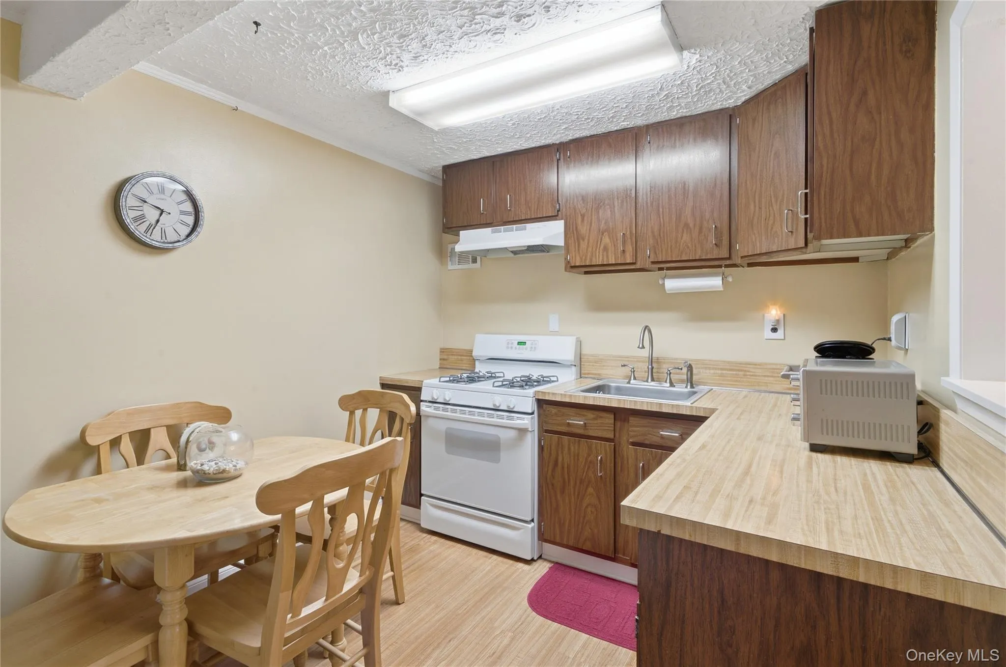 50 Amsterdam Road, Smithtown, NY, 4 Bedrooms Bedrooms, 7 Rooms Rooms,2 BathroomsBathrooms,Residential,For Rent,Amsterdam,0,1016434 50 Amsterdam Road, Smithtown, NY, 4 Bedrooms Bedrooms, 7 Rooms Rooms,2 BathroomsBathrooms,Residential,For Rent,Amsterdam,0,1016434