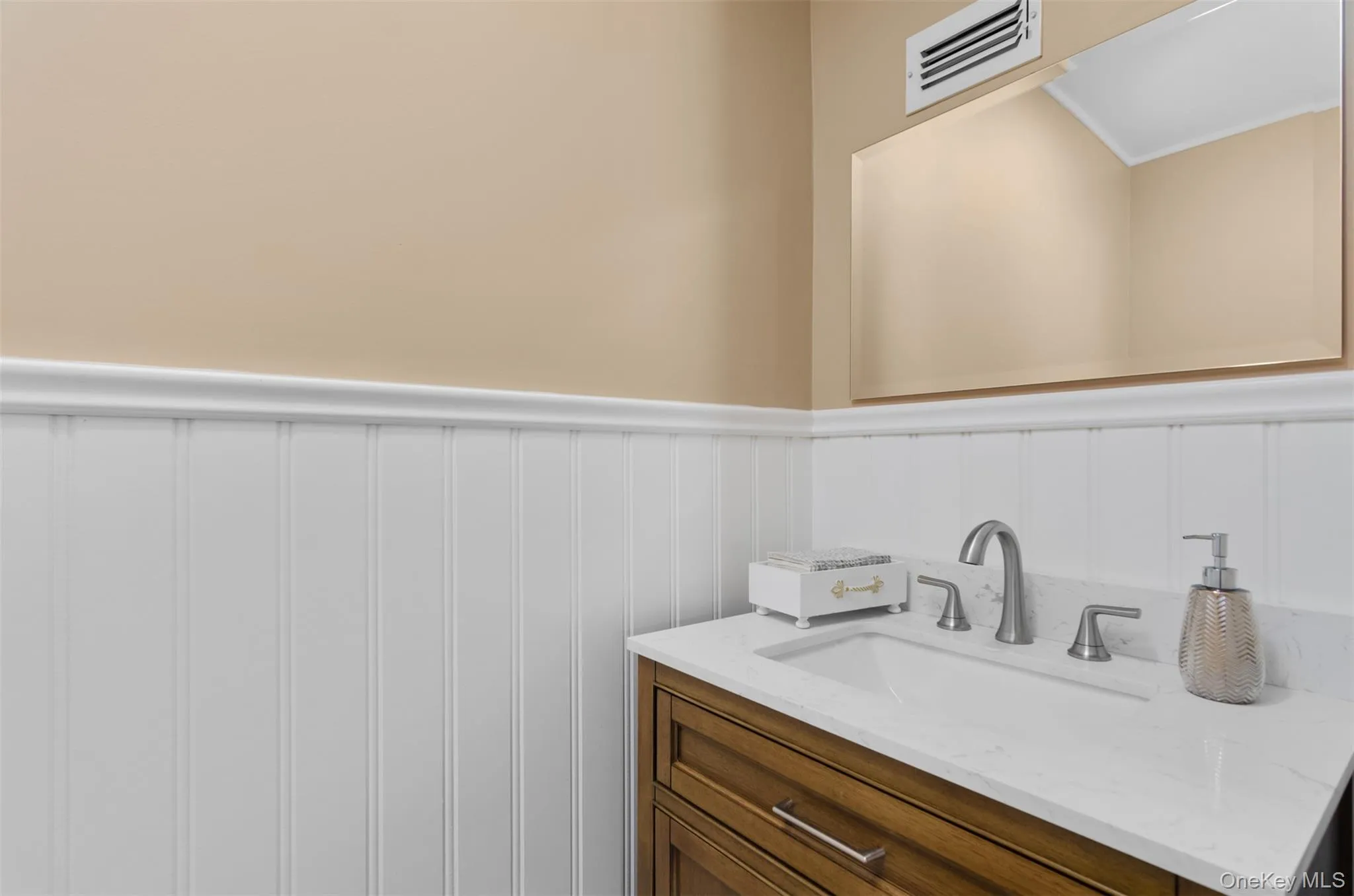 230 Springmeadow Drive, Islip, NY, 3 Bedrooms Bedrooms, 5 Rooms Rooms,1 BathroomBathrooms,Residential,For Rent,Springmeadow,0,KEY1016436 230 Springmeadow Drive, Islip, NY, 3 Bedrooms Bedrooms, 5 Rooms Rooms,1 BathroomBathrooms,Residential,For Rent,Springmeadow,0,KEY1016436