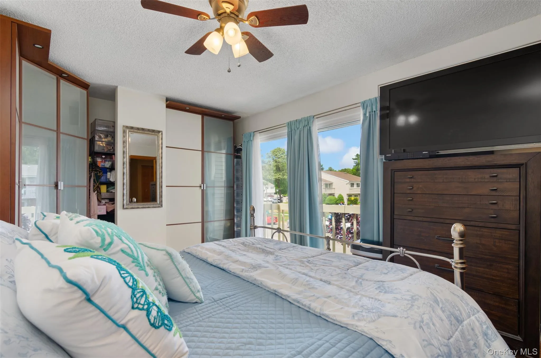 230 Springmeadow Drive, Islip, NY, 3 Bedrooms Bedrooms, 5 Rooms Rooms,1 BathroomBathrooms,Residential,For Rent,Springmeadow,0,KEY1016436 230 Springmeadow Drive, Islip, NY, 3 Bedrooms Bedrooms, 5 Rooms Rooms,1 BathroomBathrooms,Residential,For Rent,Springmeadow,0,KEY1016436