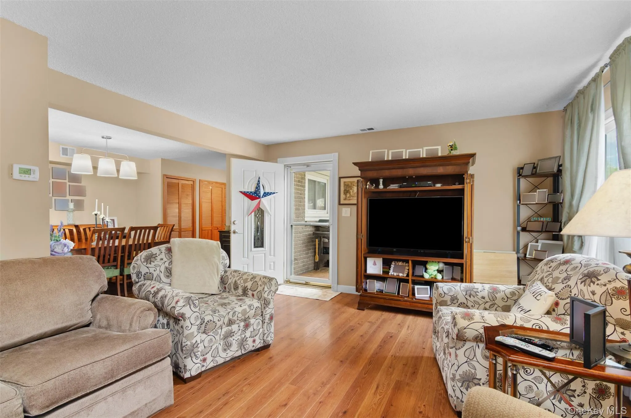 230 Springmeadow Drive, Islip, NY, 3 Bedrooms Bedrooms, 5 Rooms Rooms,1 BathroomBathrooms,Residential,For Rent,Springmeadow,0,KEY1016436 230 Springmeadow Drive, Islip, NY, 3 Bedrooms Bedrooms, 5 Rooms Rooms,1 BathroomBathrooms,Residential,For Rent,Springmeadow,0,KEY1016436