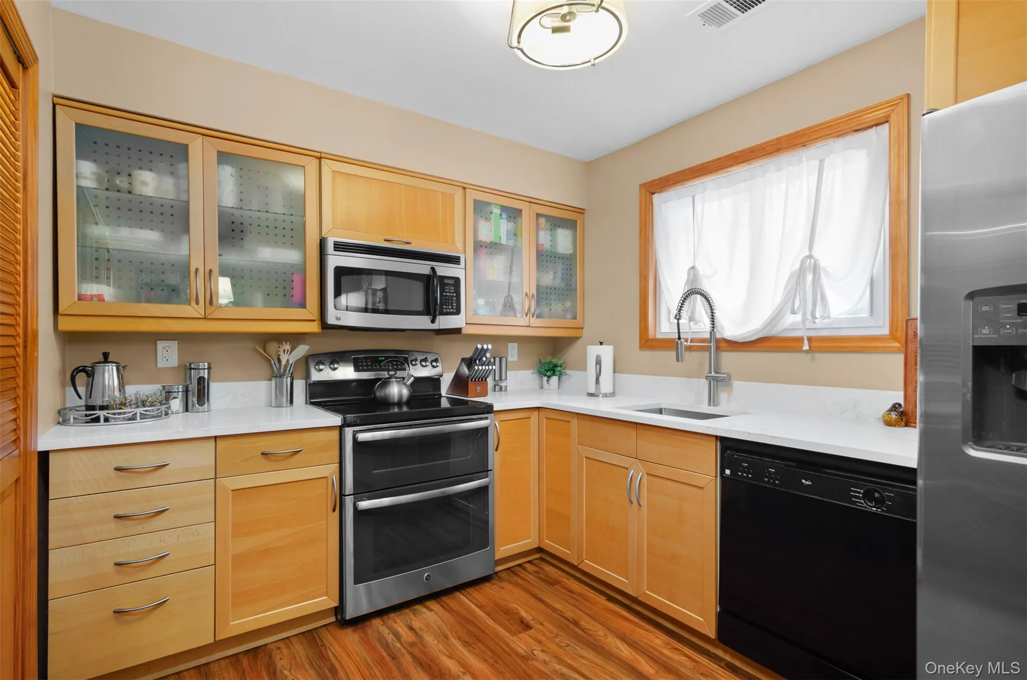 230 Springmeadow Drive, Islip, NY, 3 Bedrooms Bedrooms, 5 Rooms Rooms,1 BathroomBathrooms,Residential,For Rent,Springmeadow,0,KEY1016436 230 Springmeadow Drive, Islip, NY, 3 Bedrooms Bedrooms, 5 Rooms Rooms,1 BathroomBathrooms,Residential,For Rent,Springmeadow,0,KEY1016436