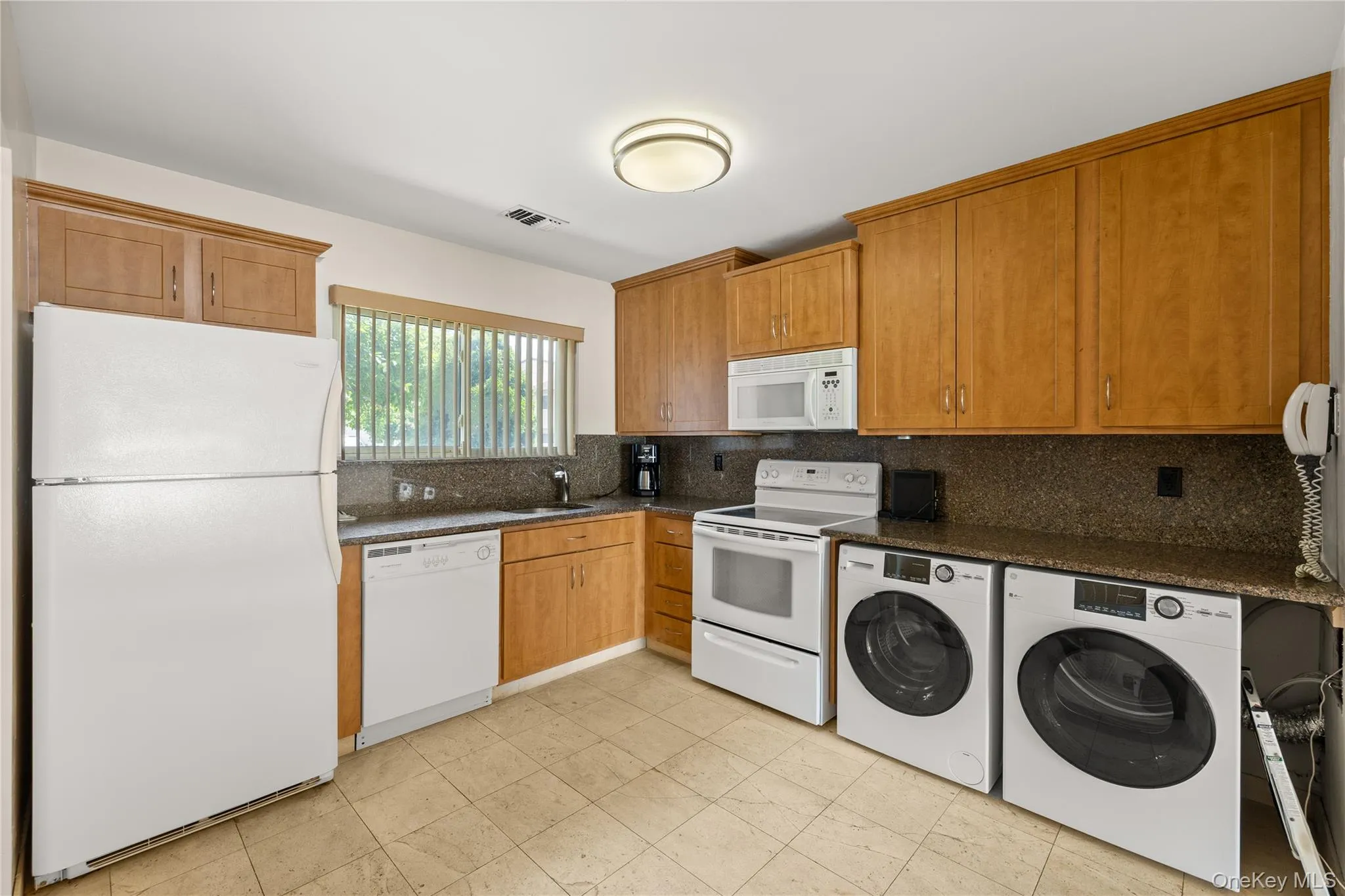 650 newbridge Road, Hempstead, NY, 3 Bedrooms Bedrooms, 6 Rooms Rooms,2 BathroomsBathrooms,Residential,For Rent,newbridge,0,1016439 650 newbridge Road, Hempstead, NY, 3 Bedrooms Bedrooms, 6 Rooms Rooms,2 BathroomsBathrooms,Residential,For Rent,newbridge,0,1016439