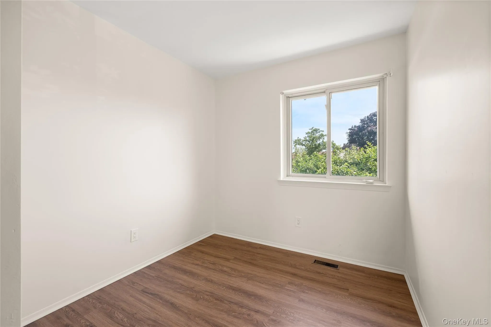 650 newbridge Road, Hempstead, NY, 3 Bedrooms Bedrooms, 6 Rooms Rooms,2 BathroomsBathrooms,Residential,For Rent,newbridge,0,1016439 650 newbridge Road, Hempstead, NY, 3 Bedrooms Bedrooms, 6 Rooms Rooms,2 BathroomsBathrooms,Residential,For Rent,newbridge,0,1016439