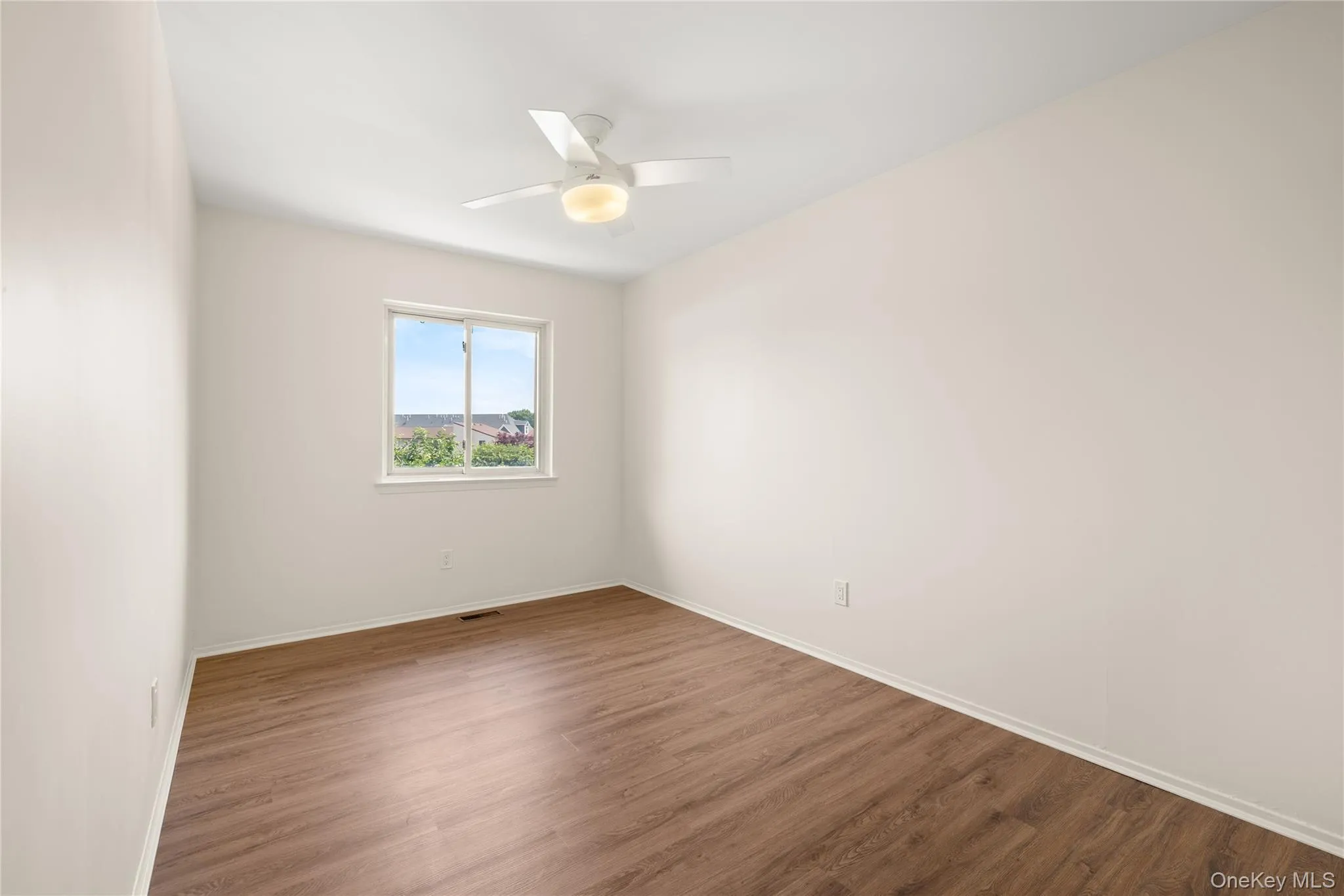 650 newbridge Road, Hempstead, NY, 3 Bedrooms Bedrooms, 6 Rooms Rooms,2 BathroomsBathrooms,Residential,For Rent,newbridge,0,1016439 650 newbridge Road, Hempstead, NY, 3 Bedrooms Bedrooms, 6 Rooms Rooms,2 BathroomsBathrooms,Residential,For Rent,newbridge,0,1016439
