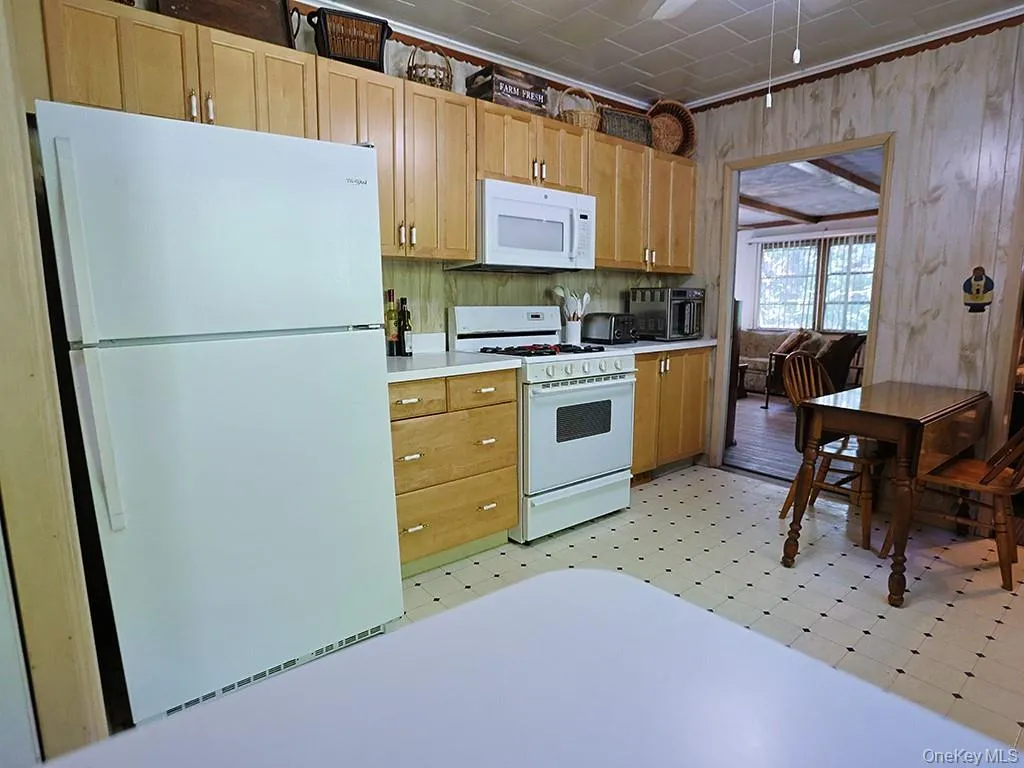16 Highview Avenue, Mamakating, NY, 2 Bedrooms Bedrooms, 6 Rooms Rooms,1 BathroomBathrooms,Residential,For Rent,Highview,0,KEY1016442 16 Highview Avenue, Mamakating, NY, 2 Bedrooms Bedrooms, 6 Rooms Rooms,1 BathroomBathrooms,Residential,For Rent,Highview,0,KEY1016442