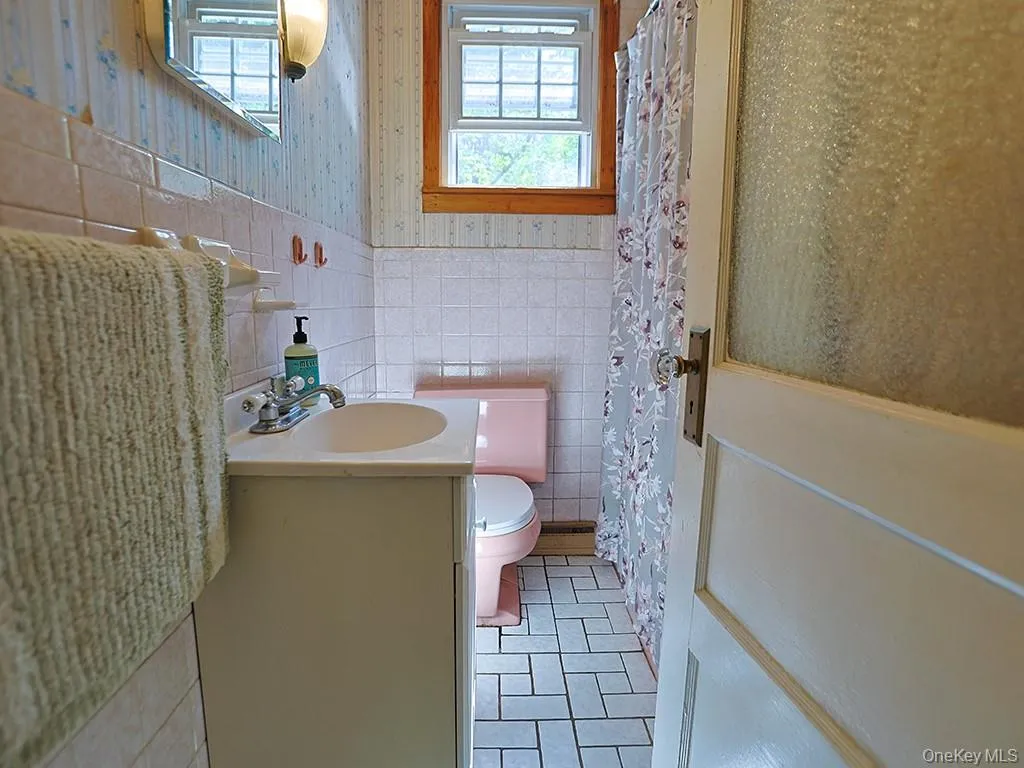 16 Highview Avenue, Mamakating, NY, 2 Bedrooms Bedrooms, 6 Rooms Rooms,1 BathroomBathrooms,Residential,For Rent,Highview,0,KEY1016442 16 Highview Avenue, Mamakating, NY, 2 Bedrooms Bedrooms, 6 Rooms Rooms,1 BathroomBathrooms,Residential,For Rent,Highview,0,KEY1016442