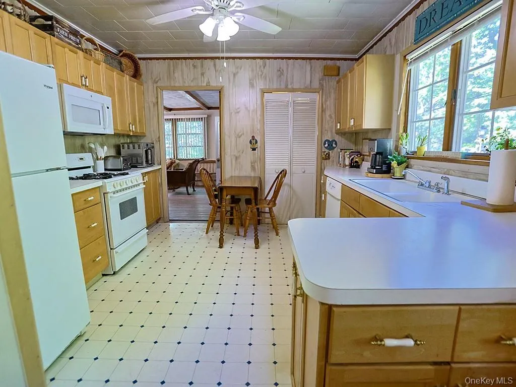 16 Highview Avenue, Mamakating, NY, 2 Bedrooms Bedrooms, 6 Rooms Rooms,1 BathroomBathrooms,Residential,For Rent,Highview,0,KEY1016442 16 Highview Avenue, Mamakating, NY, 2 Bedrooms Bedrooms, 6 Rooms Rooms,1 BathroomBathrooms,Residential,For Rent,Highview,0,KEY1016442