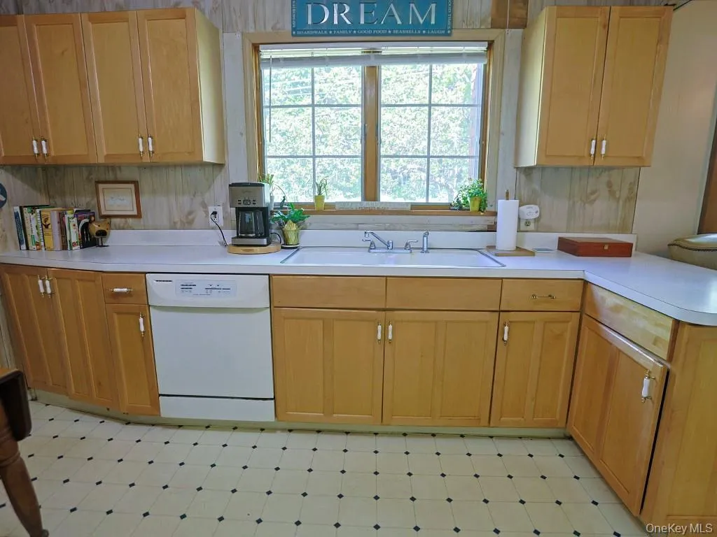 16 Highview Avenue, Mamakating, NY, 2 Bedrooms Bedrooms, 6 Rooms Rooms,1 BathroomBathrooms,Residential,For Rent,Highview,0,KEY1016442 16 Highview Avenue, Mamakating, NY, 2 Bedrooms Bedrooms, 6 Rooms Rooms,1 BathroomBathrooms,Residential,For Rent,Highview,0,KEY1016442