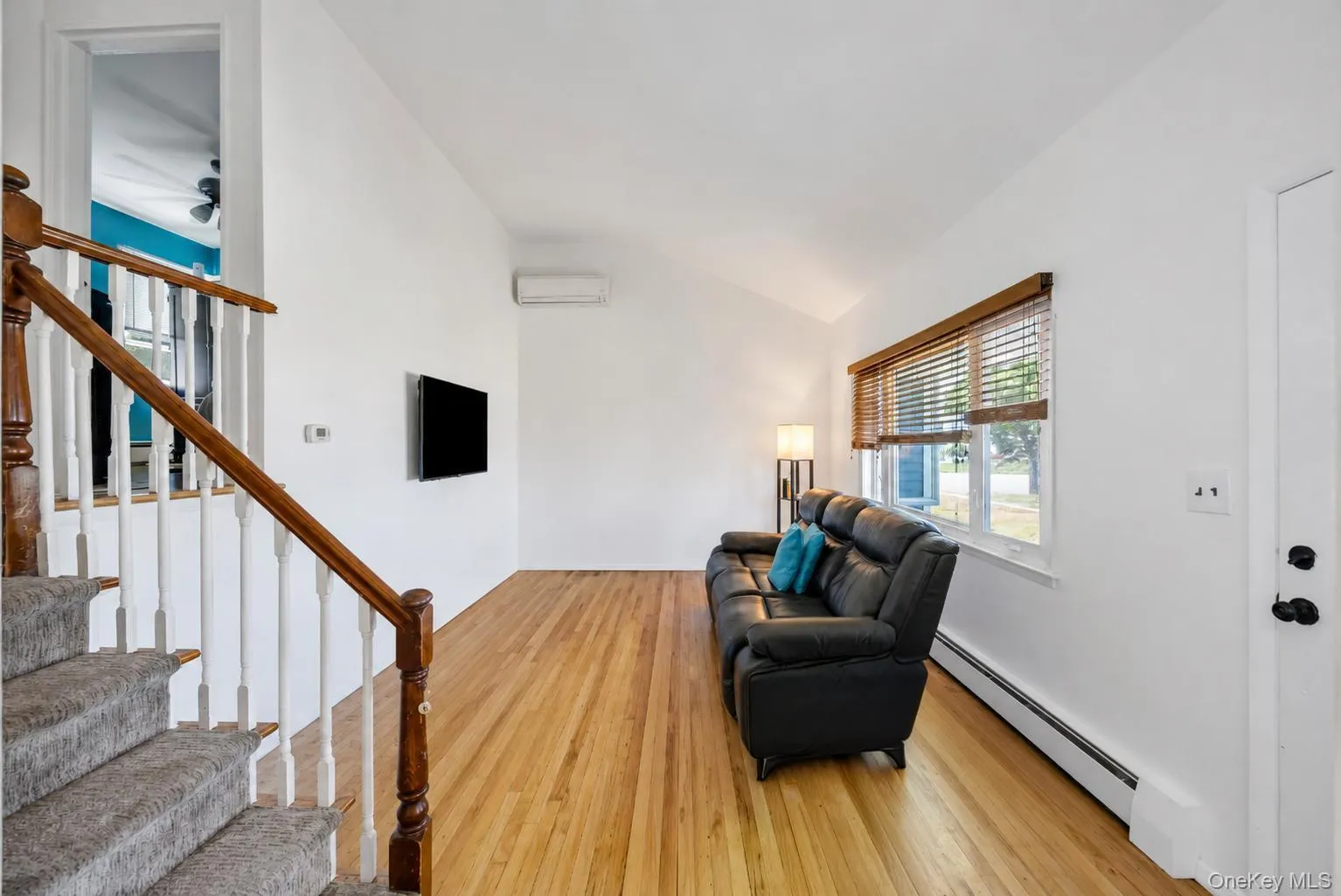 112 Washington Street, Oyster Bay, NY, 3 Bedrooms Bedrooms, 5 Rooms Rooms,1 BathroomBathrooms,Residential,For Rent,Washington,0,1016443 112 Washington Street, Oyster Bay, NY, 3 Bedrooms Bedrooms, 5 Rooms Rooms,1 BathroomBathrooms,Residential,For Rent,Washington,0,1016443