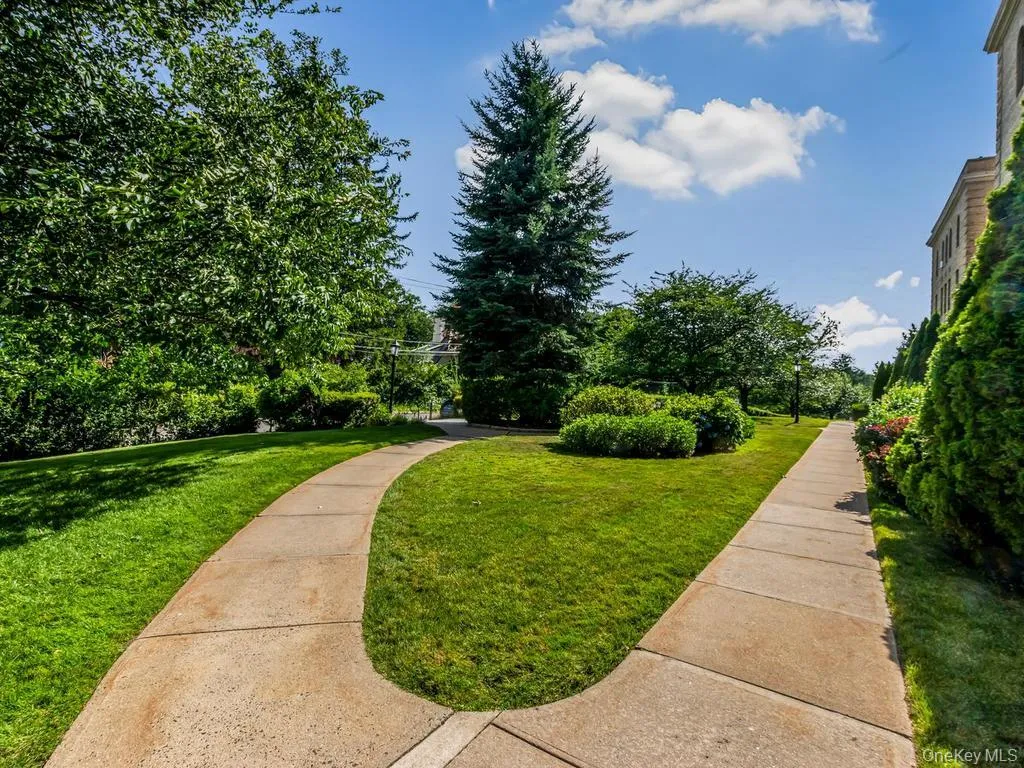 43 Calton Road, New Rochelle, NY, 2 Bedrooms Bedrooms, 5 Rooms Rooms,1 BathroomBathrooms,Residential,For Rent,Calton,0,1016448 43 Calton Road, New Rochelle, NY, 2 Bedrooms Bedrooms, 5 Rooms Rooms,1 BathroomBathrooms,Residential,For Rent,Calton,0,1016448