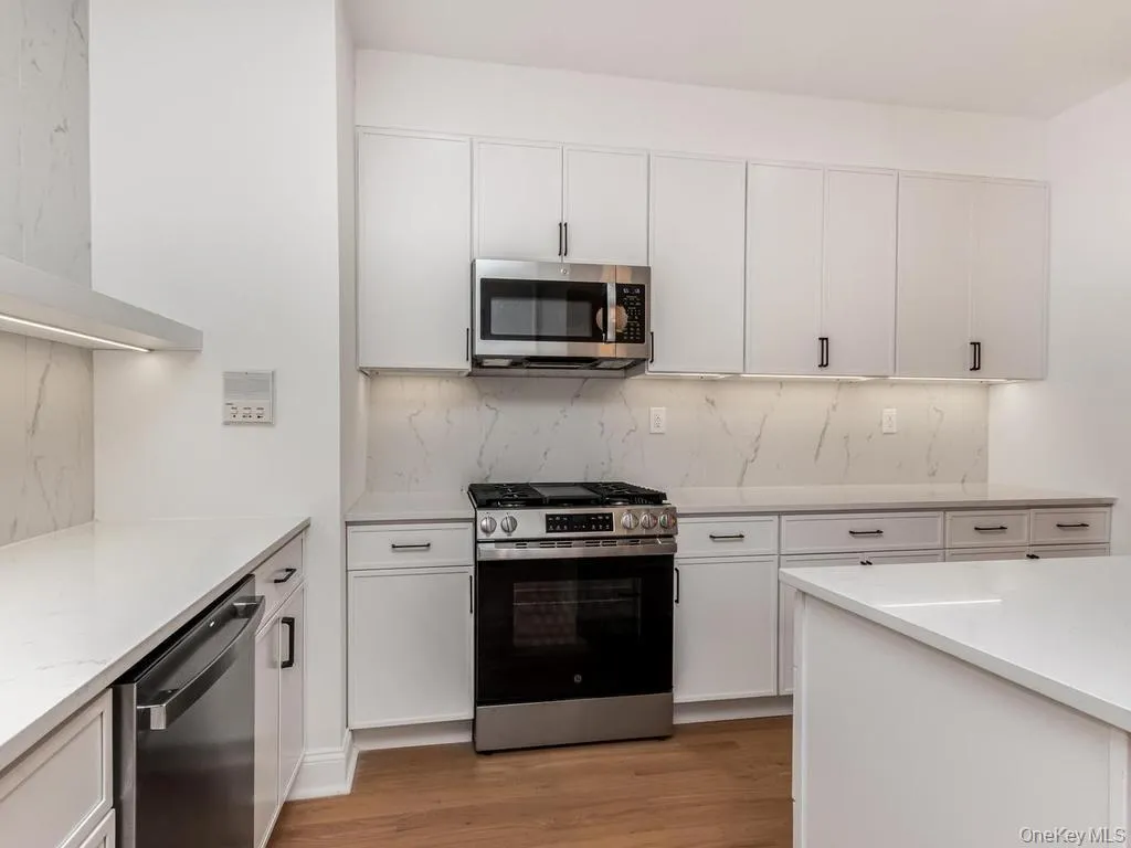 43 Calton Road, New Rochelle, NY, 2 Bedrooms Bedrooms, 5 Rooms Rooms,1 BathroomBathrooms,Residential,For Rent,Calton,0,1016448 43 Calton Road, New Rochelle, NY, 2 Bedrooms Bedrooms, 5 Rooms Rooms,1 BathroomBathrooms,Residential,For Rent,Calton,0,1016448