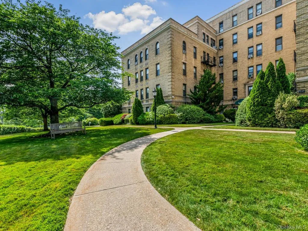 43 Calton Road, New Rochelle, NY, 2 Bedrooms Bedrooms, 5 Rooms Rooms,1 BathroomBathrooms,Residential,For Rent,Calton,0,1016448 43 Calton Road, New Rochelle, NY, 2 Bedrooms Bedrooms, 5 Rooms Rooms,1 BathroomBathrooms,Residential,For Rent,Calton,0,1016448