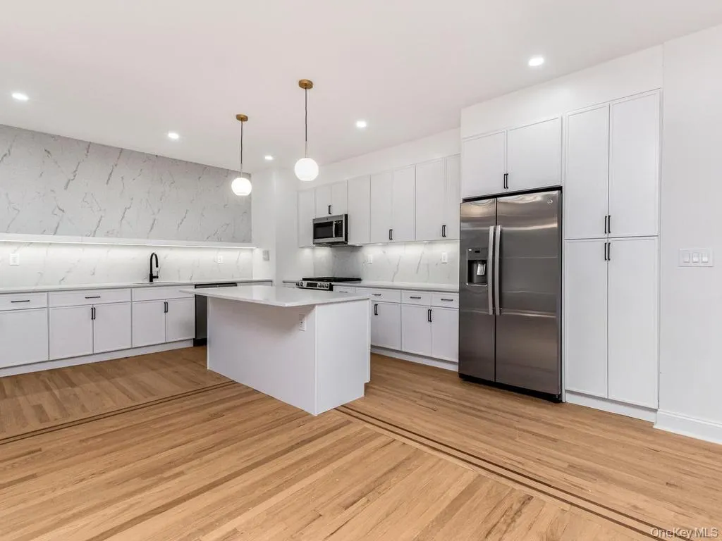 43 Calton Road, New Rochelle, NY, 2 Bedrooms Bedrooms, 5 Rooms Rooms,1 BathroomBathrooms,Residential,For Rent,Calton,0,1016448 43 Calton Road, New Rochelle, NY, 2 Bedrooms Bedrooms, 5 Rooms Rooms,1 BathroomBathrooms,Residential,For Rent,Calton,0,1016448