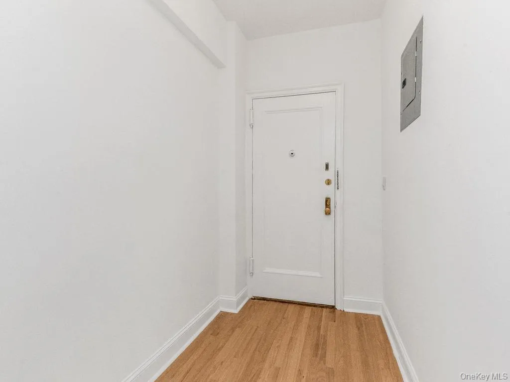43 Calton Road, New Rochelle, NY, 2 Bedrooms Bedrooms, 5 Rooms Rooms,1 BathroomBathrooms,Residential,For Rent,Calton,0,1016448 43 Calton Road, New Rochelle, NY, 2 Bedrooms Bedrooms, 5 Rooms Rooms,1 BathroomBathrooms,Residential,For Rent,Calton,0,1016448