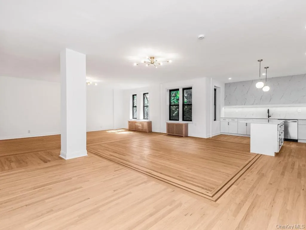 43 Calton Road, New Rochelle, NY, 2 Bedrooms Bedrooms, 5 Rooms Rooms,1 BathroomBathrooms,Residential,For Rent,Calton,0,1016448 43 Calton Road, New Rochelle, NY, 2 Bedrooms Bedrooms, 5 Rooms Rooms,1 BathroomBathrooms,Residential,For Rent,Calton,0,1016448
