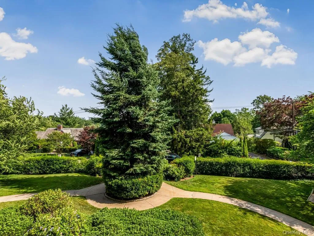 43 Calton Road, New Rochelle, NY, 2 Bedrooms Bedrooms, 5 Rooms Rooms,1 BathroomBathrooms,Residential,For Rent,Calton,0,1016448 43 Calton Road, New Rochelle, NY, 2 Bedrooms Bedrooms, 5 Rooms Rooms,1 BathroomBathrooms,Residential,For Rent,Calton,0,1016448