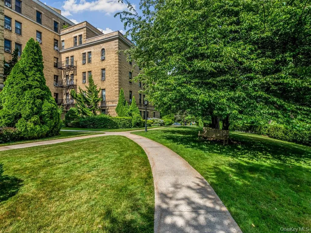 43 Calton Road, New Rochelle, NY, 2 Bedrooms Bedrooms, 5 Rooms Rooms,1 BathroomBathrooms,Residential,For Rent,Calton,0,1016448 43 Calton Road, New Rochelle, NY, 2 Bedrooms Bedrooms, 5 Rooms Rooms,1 BathroomBathrooms,Residential,For Rent,Calton,0,1016448