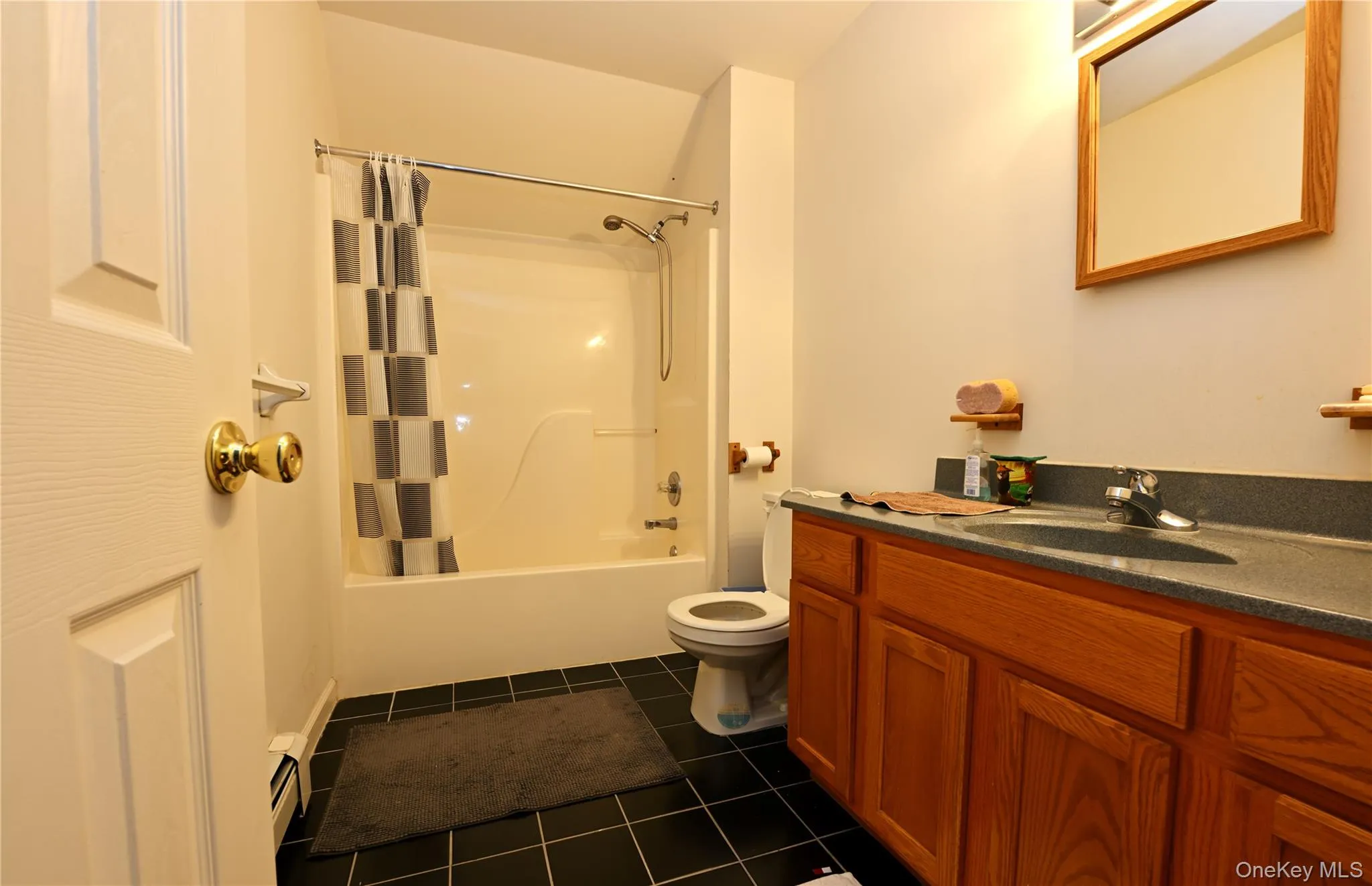 12 Walnut Lane, Middletown, NY, 4 Bedrooms Bedrooms, 7 Rooms Rooms,2 BathroomsBathrooms,Residential,For Rent,Walnut,0,1016454 12 Walnut Lane, Middletown, NY, 4 Bedrooms Bedrooms, 7 Rooms Rooms,2 BathroomsBathrooms,Residential,For Rent,Walnut,0,1016454