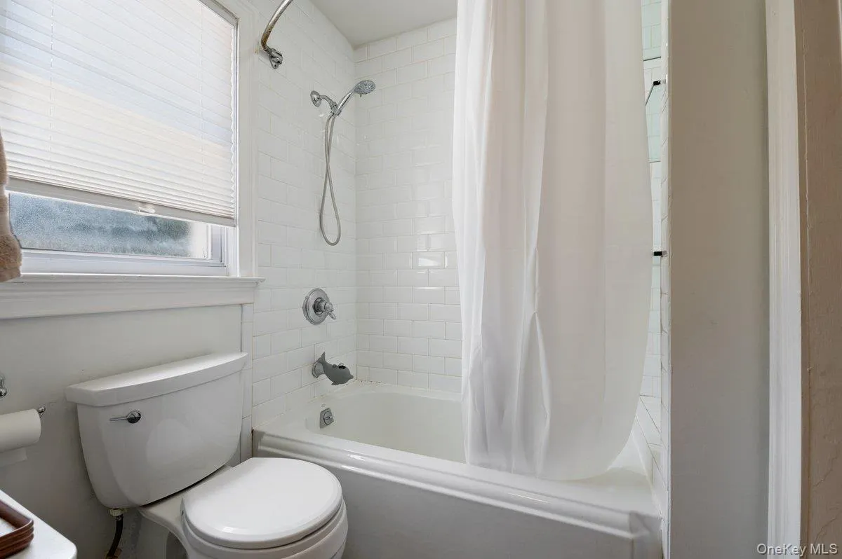 8815 Commonwealth Boulevard, New York, NY, 5 Bedrooms Bedrooms, 8 Rooms Rooms,3 BathroomsBathrooms,Residential,For Rent,Commonwealth,0,1016455 8815 Commonwealth Boulevard, New York, NY, 5 Bedrooms Bedrooms, 8 Rooms Rooms,3 BathroomsBathrooms,Residential,For Rent,Commonwealth,0,1016455