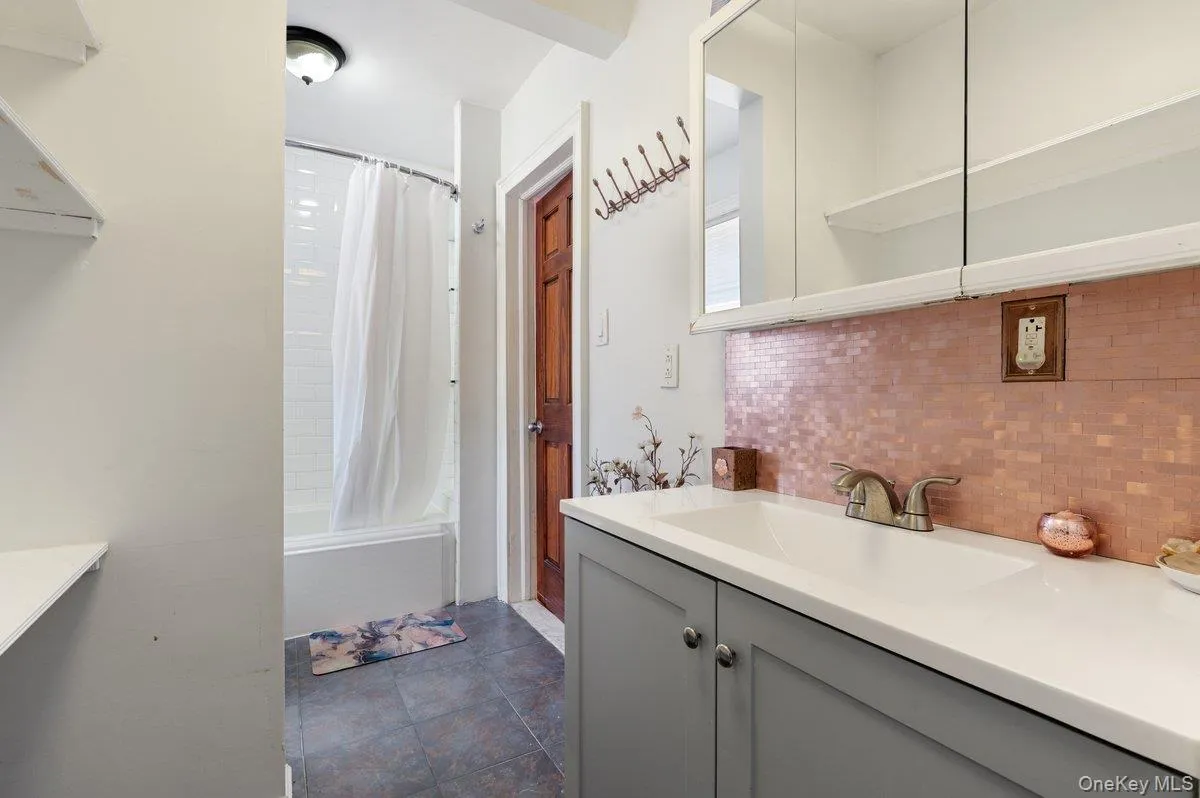 1st Floor Full Bathroom 1st Floor Full Bathroom