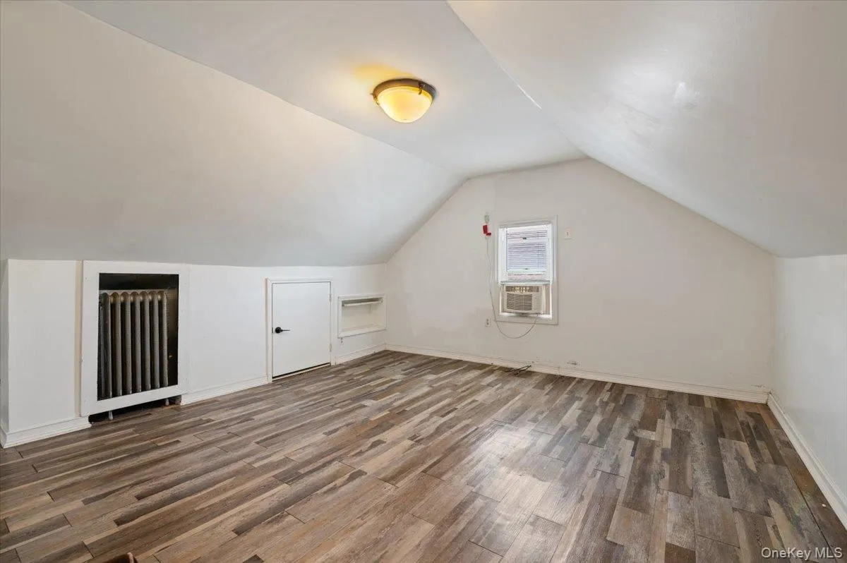 8815 Commonwealth Boulevard, New York, NY, 5 Bedrooms Bedrooms, 8 Rooms Rooms,3 BathroomsBathrooms,Residential,For Rent,Commonwealth,0,1016455 8815 Commonwealth Boulevard, New York, NY, 5 Bedrooms Bedrooms, 8 Rooms Rooms,3 BathroomsBathrooms,Residential,For Rent,Commonwealth,0,1016455