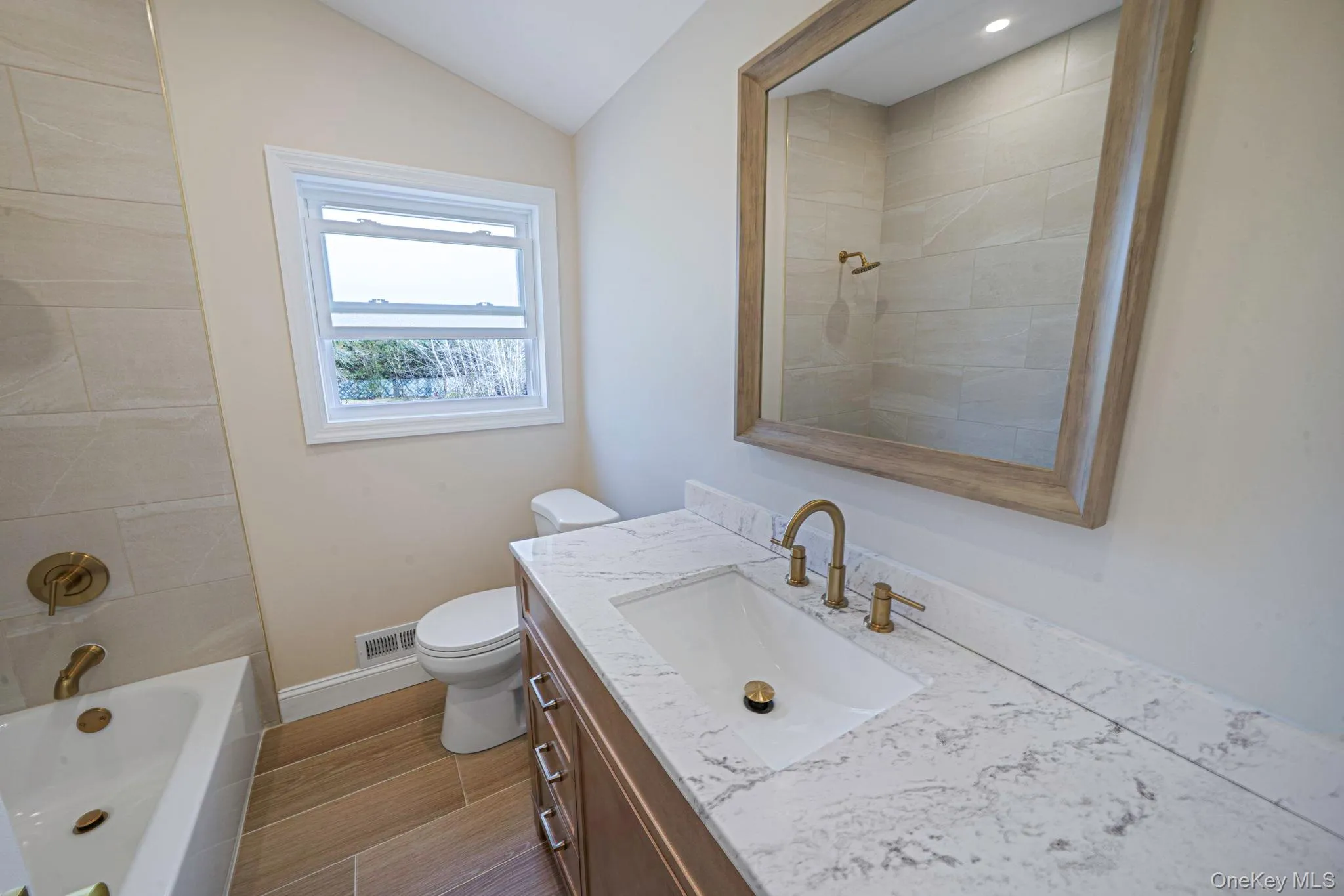 25 Greentree Drive, Islip, NY, 3 Bedrooms Bedrooms, 11 Rooms Rooms,1 BathroomBathrooms,Residential,For Rent,Greentree,0,1016458 25 Greentree Drive, Islip, NY, 3 Bedrooms Bedrooms, 11 Rooms Rooms,1 BathroomBathrooms,Residential,For Rent,Greentree,0,1016458