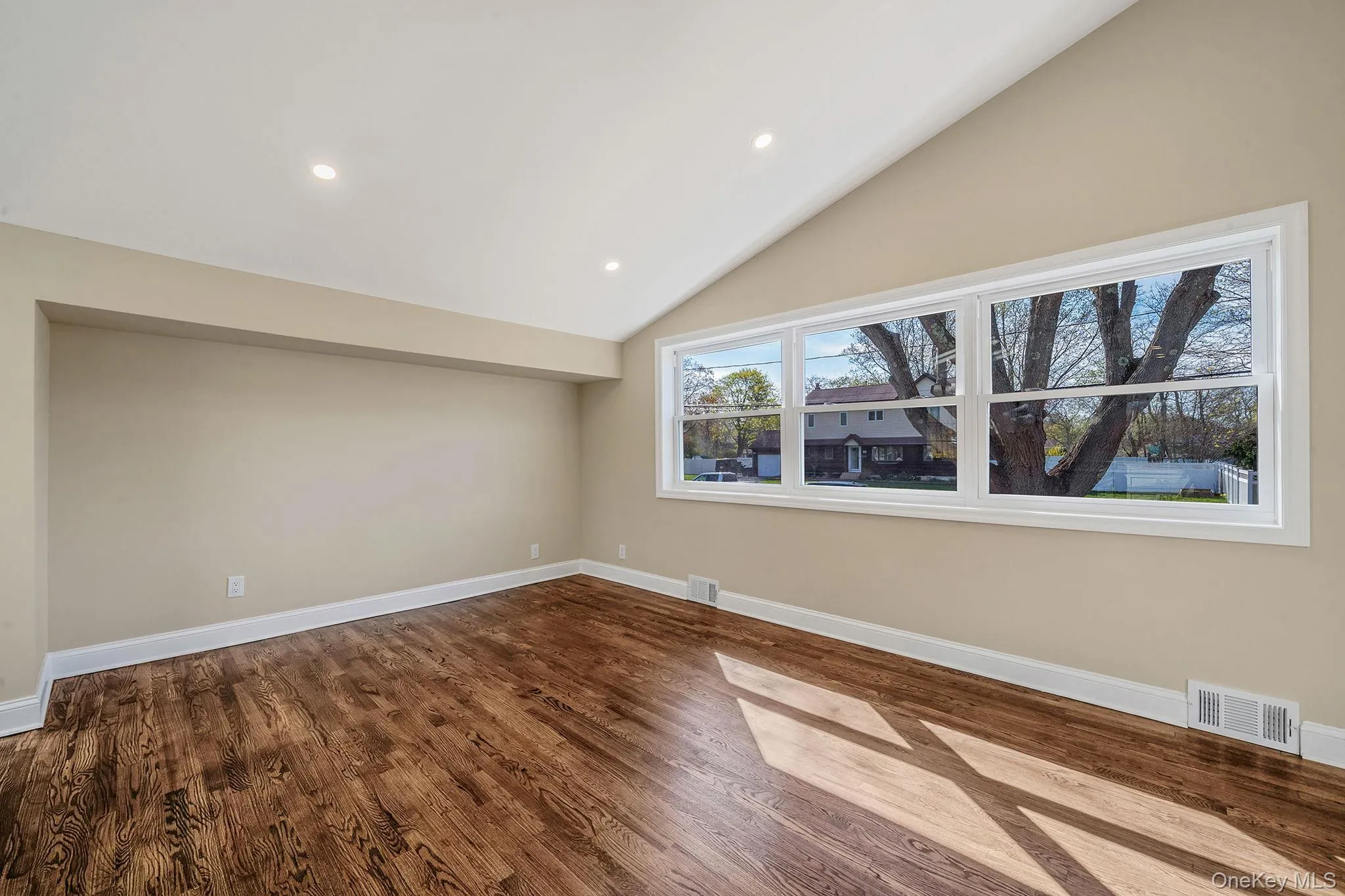 25 Greentree Drive, Islip, NY, 3 Bedrooms Bedrooms, 11 Rooms Rooms,1 BathroomBathrooms,Residential,For Rent,Greentree,0,1016458 25 Greentree Drive, Islip, NY, 3 Bedrooms Bedrooms, 11 Rooms Rooms,1 BathroomBathrooms,Residential,For Rent,Greentree,0,1016458