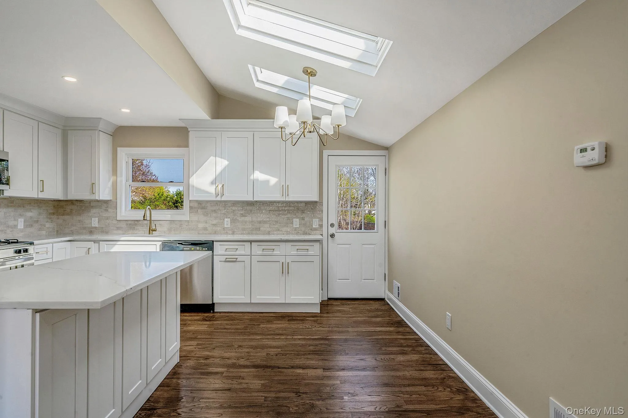 25 Greentree Drive, Islip, NY, 3 Bedrooms Bedrooms, 11 Rooms Rooms,1 BathroomBathrooms,Residential,For Rent,Greentree,0,1016458 25 Greentree Drive, Islip, NY, 3 Bedrooms Bedrooms, 11 Rooms Rooms,1 BathroomBathrooms,Residential,For Rent,Greentree,0,1016458
