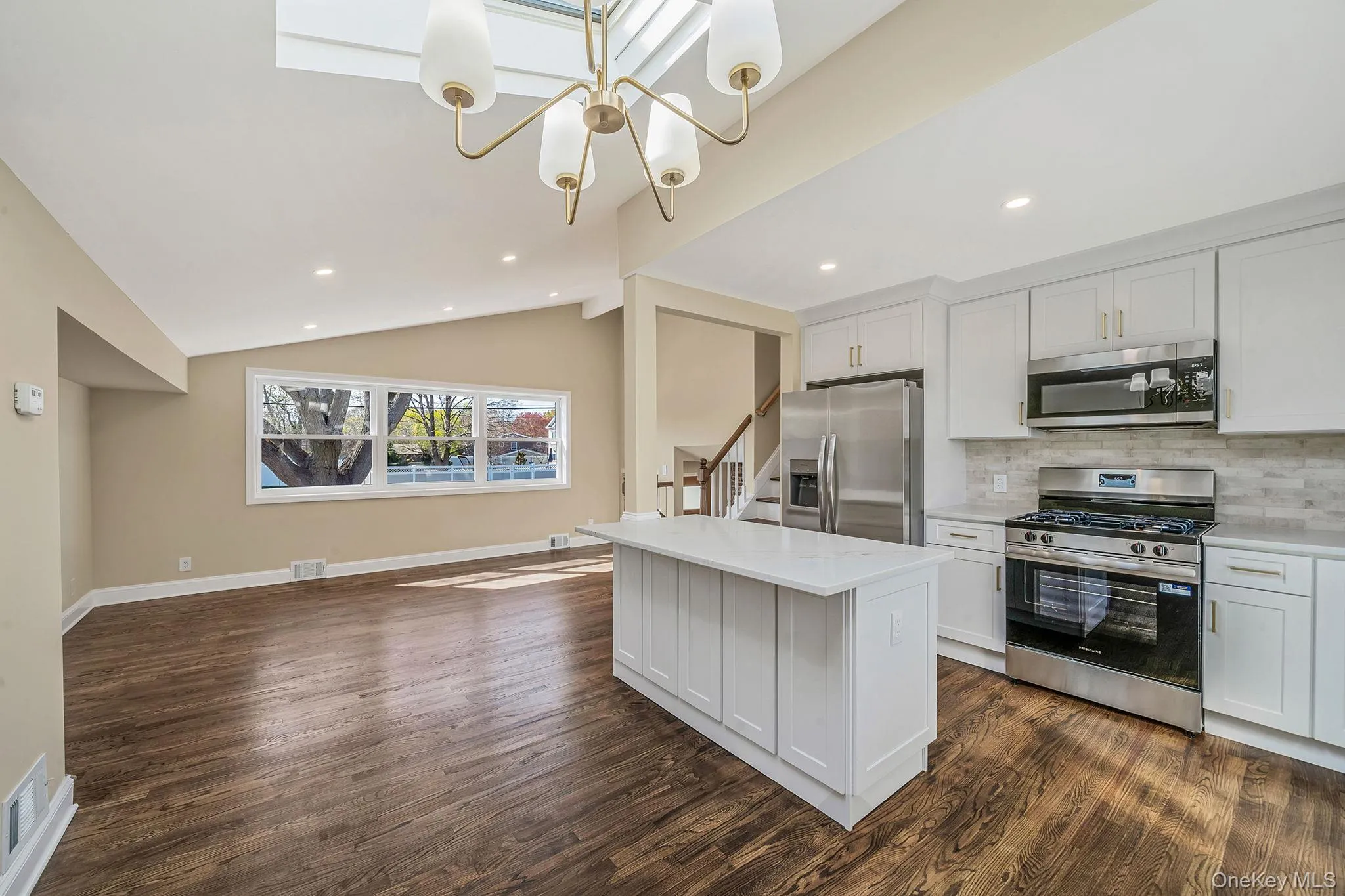 25 Greentree Drive, Islip, NY, 3 Bedrooms Bedrooms, 11 Rooms Rooms,1 BathroomBathrooms,Residential,For Rent,Greentree,0,1016458 25 Greentree Drive, Islip, NY, 3 Bedrooms Bedrooms, 11 Rooms Rooms,1 BathroomBathrooms,Residential,For Rent,Greentree,0,1016458