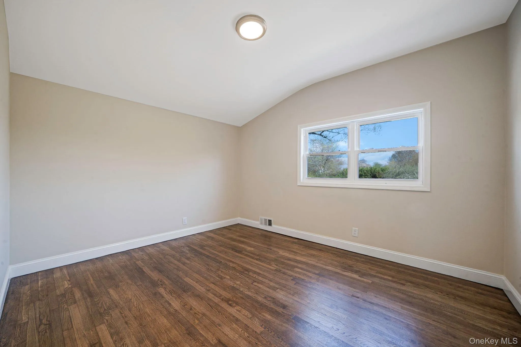 25 Greentree Drive, Islip, NY, 3 Bedrooms Bedrooms, 11 Rooms Rooms,1 BathroomBathrooms,Residential,For Rent,Greentree,0,1016458 25 Greentree Drive, Islip, NY, 3 Bedrooms Bedrooms, 11 Rooms Rooms,1 BathroomBathrooms,Residential,For Rent,Greentree,0,1016458