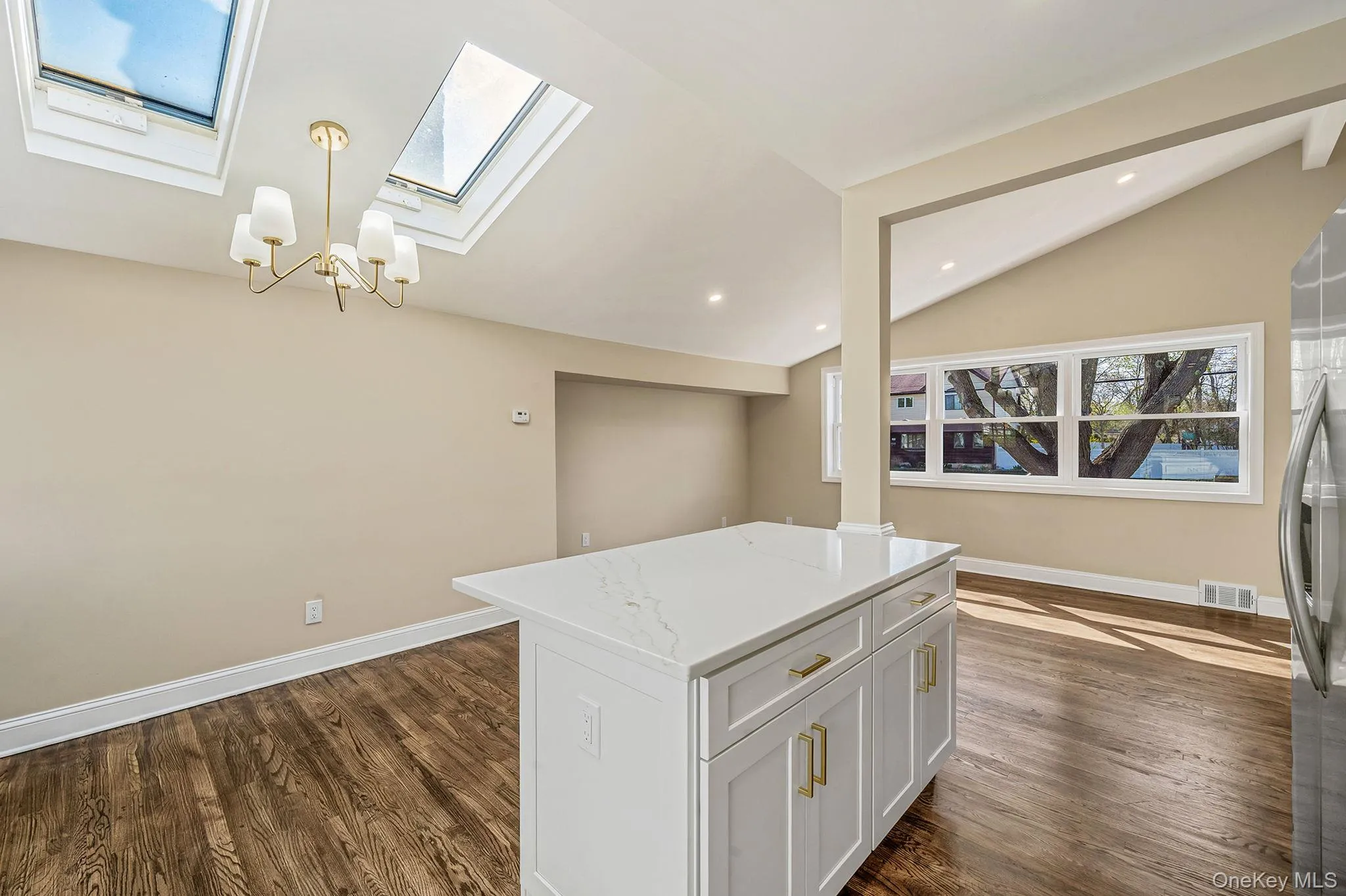 25 Greentree Drive, Islip, NY, 3 Bedrooms Bedrooms, 11 Rooms Rooms,1 BathroomBathrooms,Residential,For Rent,Greentree,0,1016458 25 Greentree Drive, Islip, NY, 3 Bedrooms Bedrooms, 11 Rooms Rooms,1 BathroomBathrooms,Residential,For Rent,Greentree,0,1016458