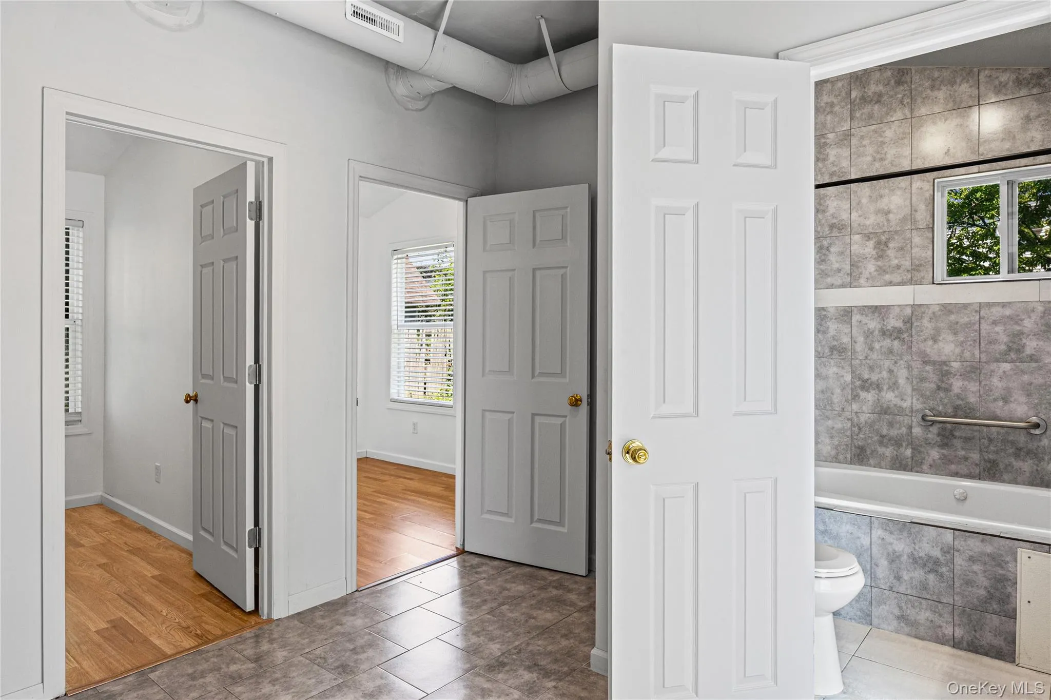 Hall with 2 bedrooms, full bath & Laundry hookup Hall with 2 bedrooms, full bath & Laundry hookup
