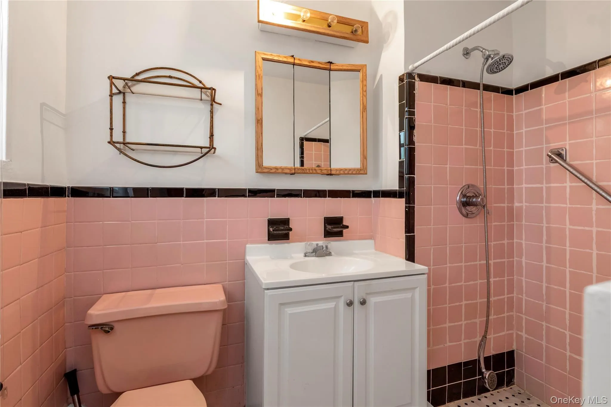 Full Primary En-Suite Full Primary En-Suite