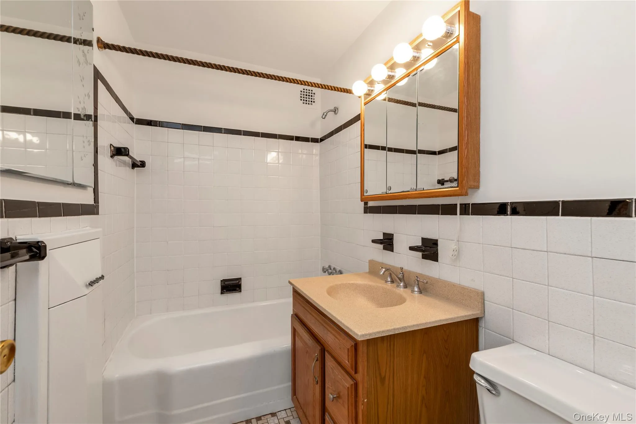 Full Hall Bathroom Full Hall Bathroom