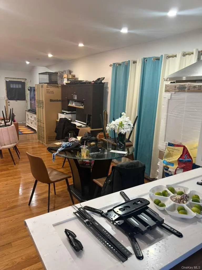 9508 Linden Boulevard, New York, NY, 3 Bedrooms Bedrooms, 7 Rooms Rooms,2 BathroomsBathrooms,Residential,For Rent,Linden,0,1016470 9508 Linden Boulevard, New York, NY, 3 Bedrooms Bedrooms, 7 Rooms Rooms,2 BathroomsBathrooms,Residential,For Rent,Linden,0,1016470