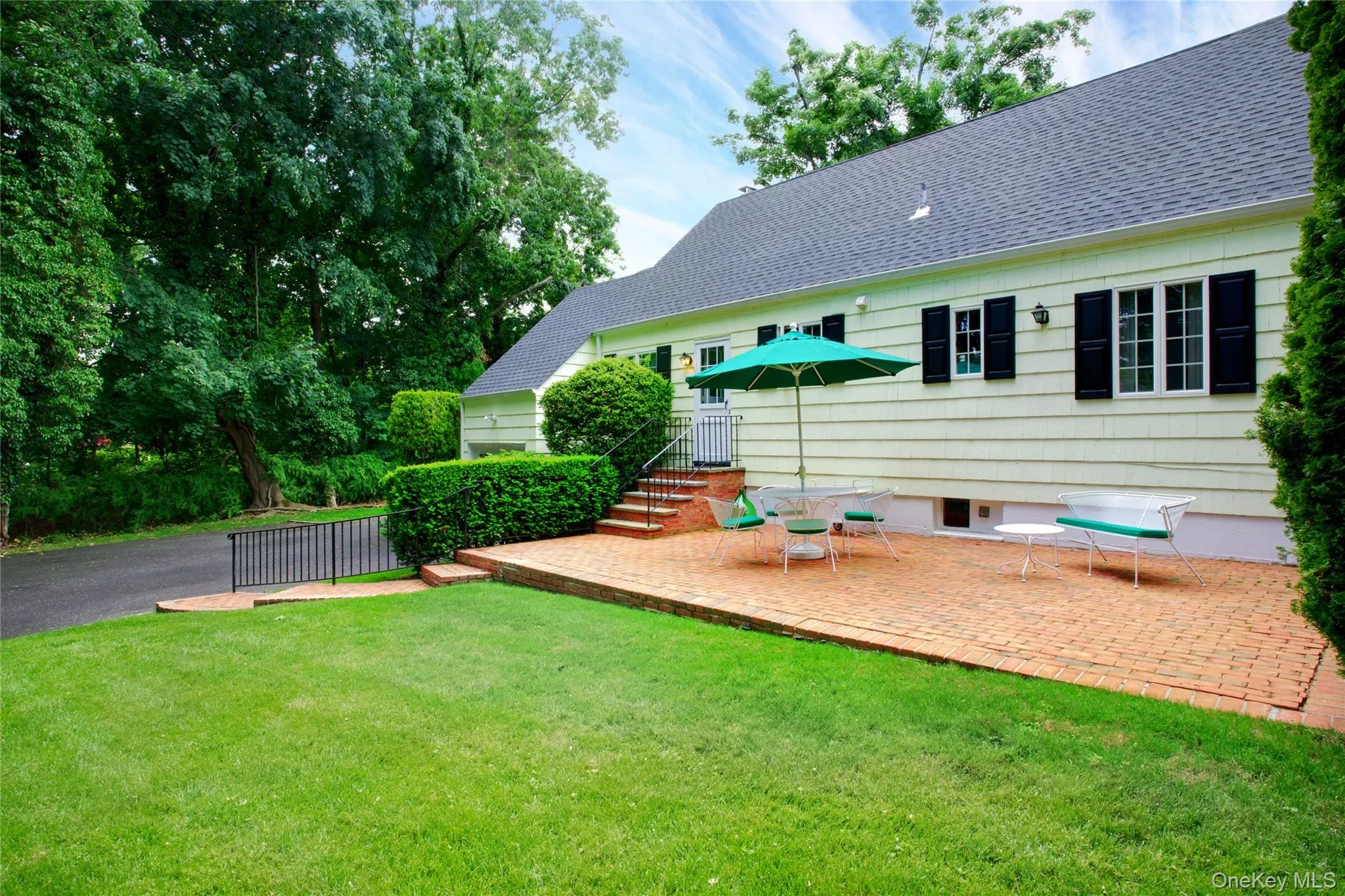 18 Old Farm Road, North Hempstead, NY, 4 Bedrooms Bedrooms, 7 Rooms Rooms,2 BathroomsBathrooms,Residential,For Rent,Old Farm,0,KEY1016471 18 Old Farm Road, North Hempstead, NY, 4 Bedrooms Bedrooms, 7 Rooms Rooms,2 BathroomsBathrooms,Residential,For Rent,Old Farm,0,KEY1016471