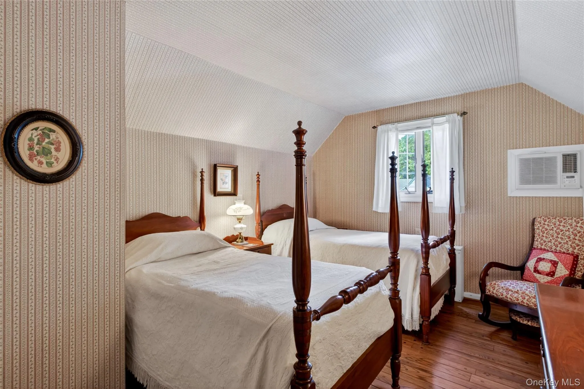 18 Old Farm Road, North Hempstead, NY, 4 Bedrooms Bedrooms, 7 Rooms Rooms,2 BathroomsBathrooms,Residential,For Rent,Old Farm,0,KEY1016471 18 Old Farm Road, North Hempstead, NY, 4 Bedrooms Bedrooms, 7 Rooms Rooms,2 BathroomsBathrooms,Residential,For Rent,Old Farm,0,KEY1016471