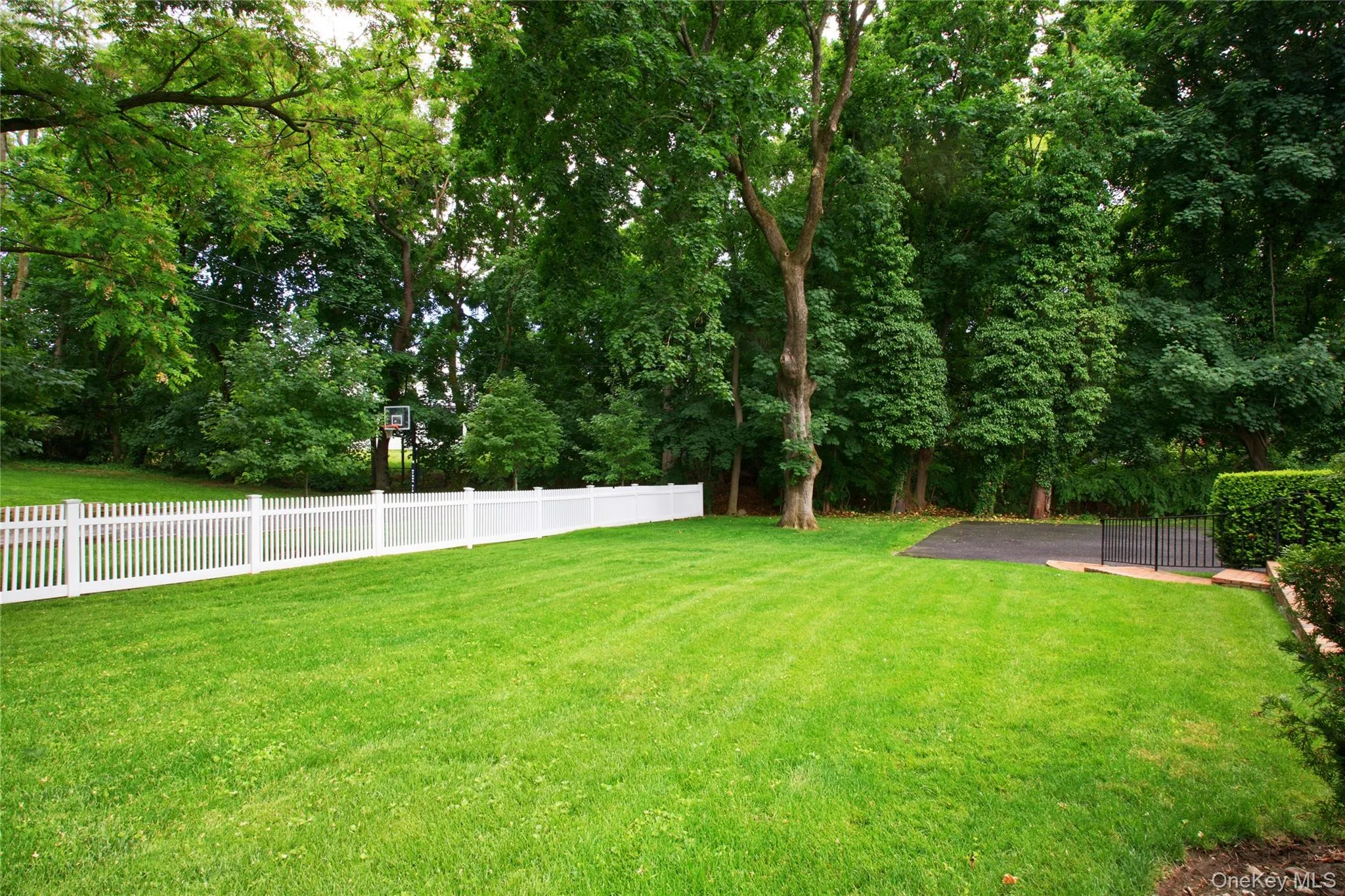 18 Old Farm Road, North Hempstead, NY, 4 Bedrooms Bedrooms, 7 Rooms Rooms,2 BathroomsBathrooms,Residential,For Rent,Old Farm,0,KEY1016471 18 Old Farm Road, North Hempstead, NY, 4 Bedrooms Bedrooms, 7 Rooms Rooms,2 BathroomsBathrooms,Residential,For Rent,Old Farm,0,KEY1016471